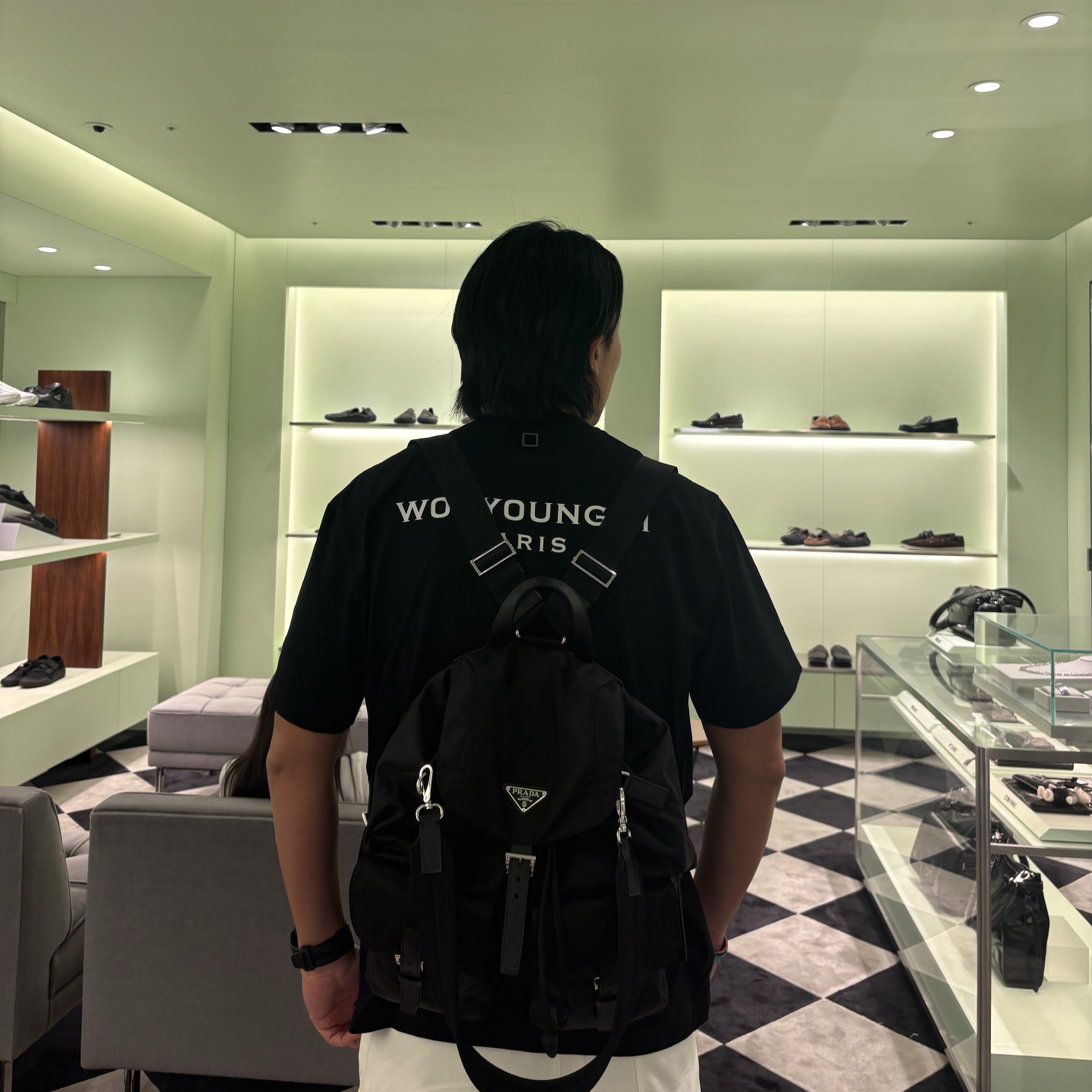 Prada Re-Nylon Backpack Black 착용 스타일