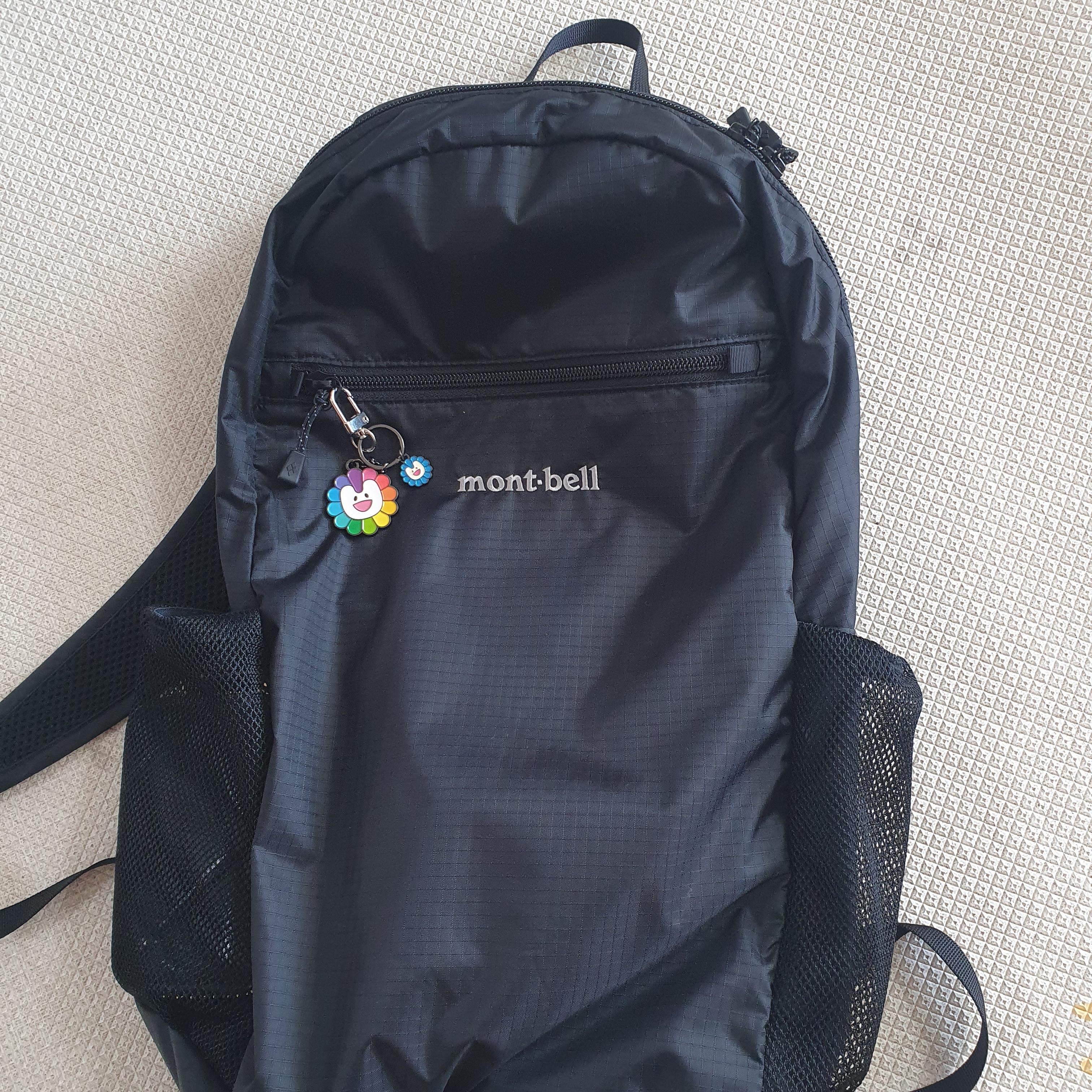 Montbell Pocketable Light Pack 15 Black, NewJeans x Murakami Metal Keyring Flower 착용 스타일 - 2