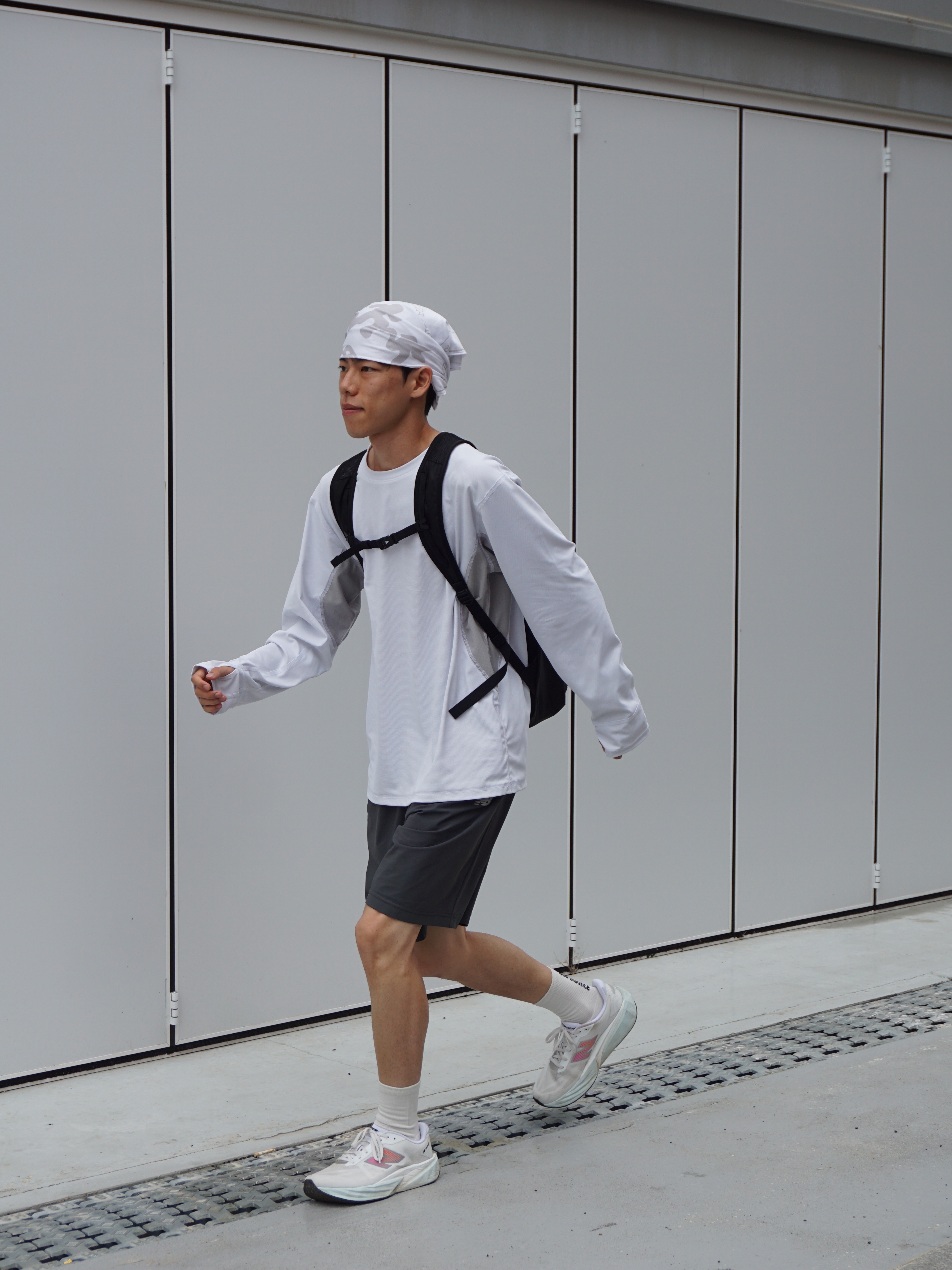 Honda Speed Run Long Sleeve Light Gray, New Balance FuelCell Rebel v5 NB 103 White Pink Heat - 2E Wide 착용 스타일 - 4