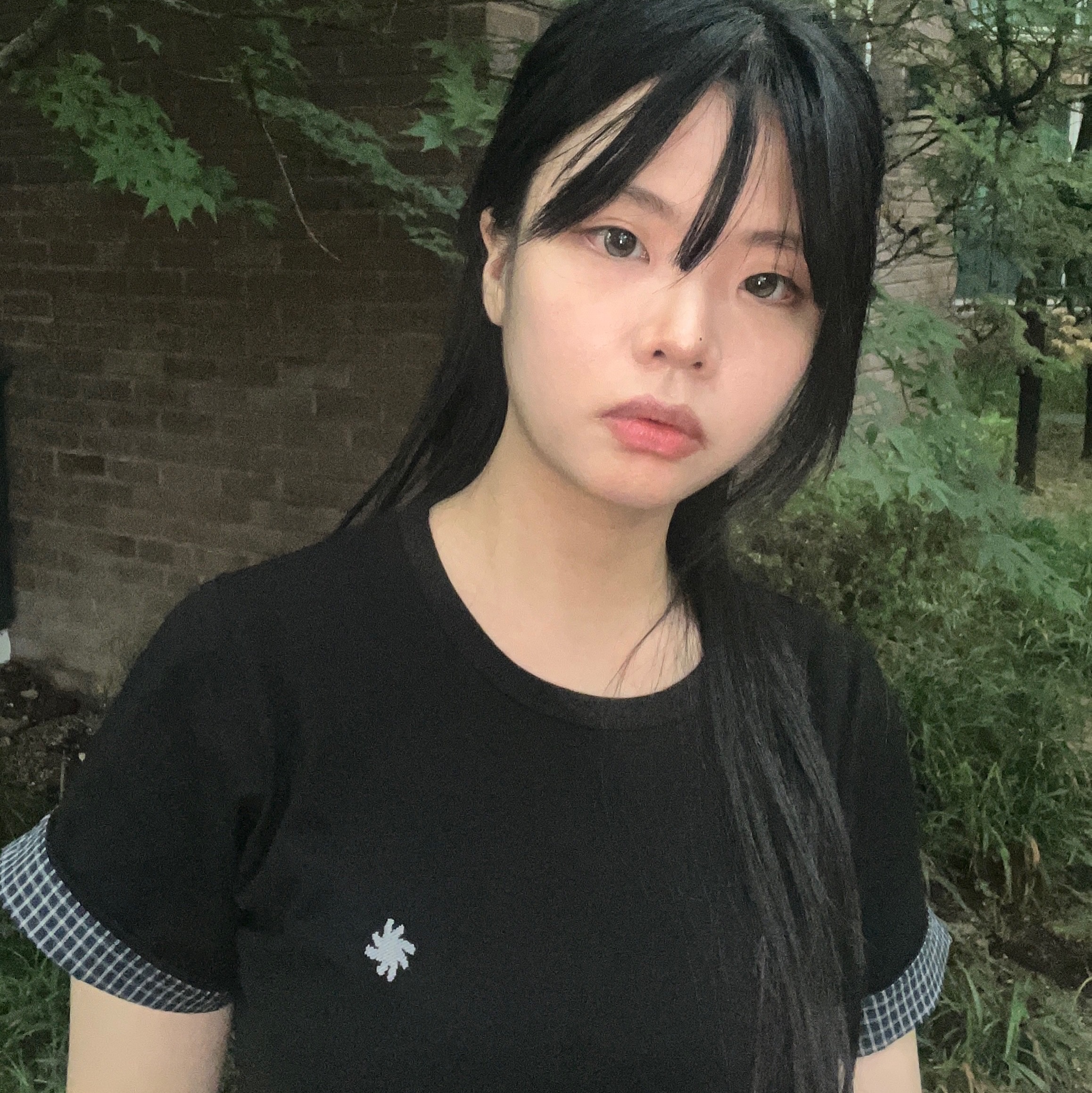 SLOW RECORD HOUSE Layered Check Roll-Up T-Shirt Black 착용 스타일