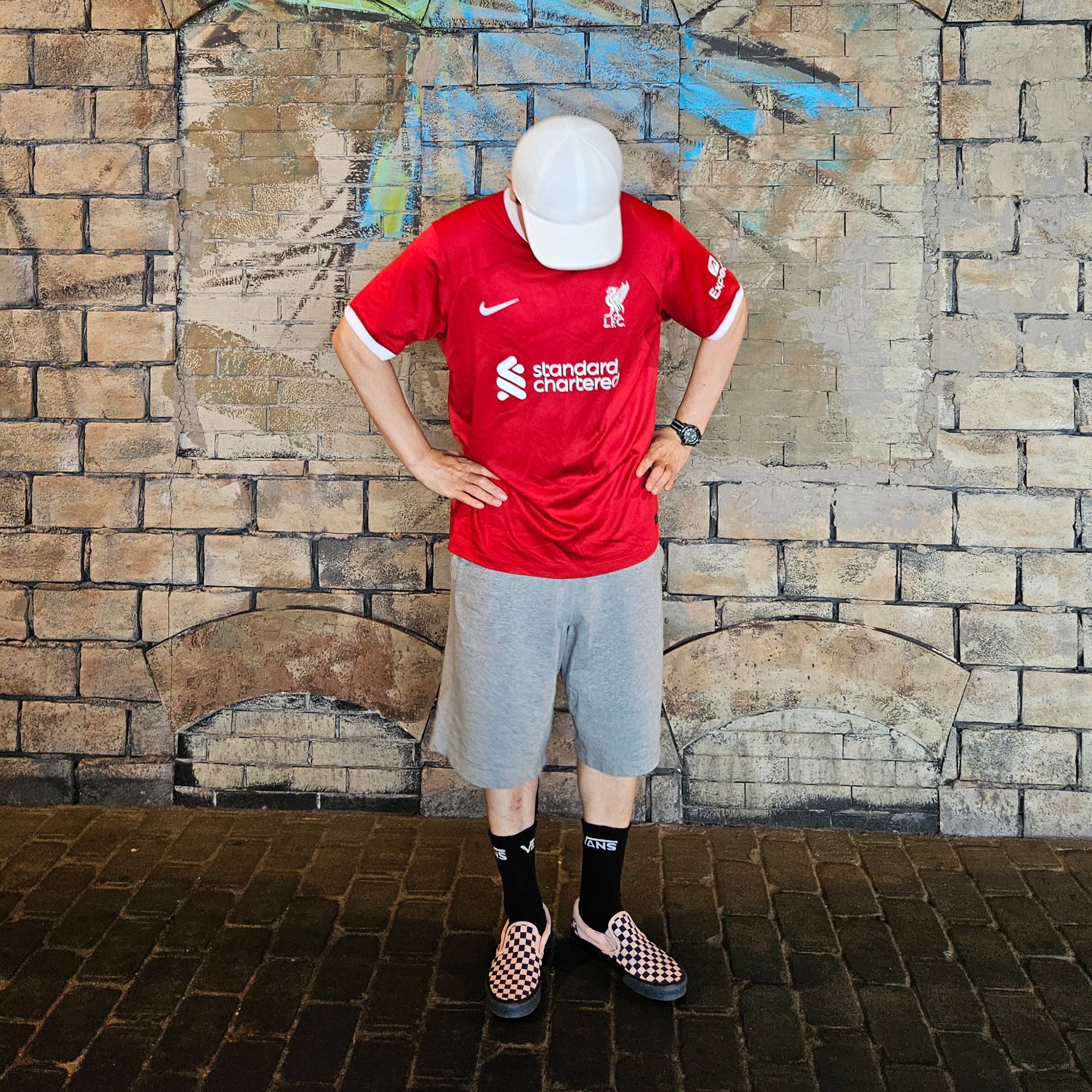 Vans Classic Slip-On Checkerboard Navy Pink, Nike Liverpool FC 2023/24 Dri-Fit ADV Match Home Jersey Gym Red (Non Marking Ver.) 착용 스타일