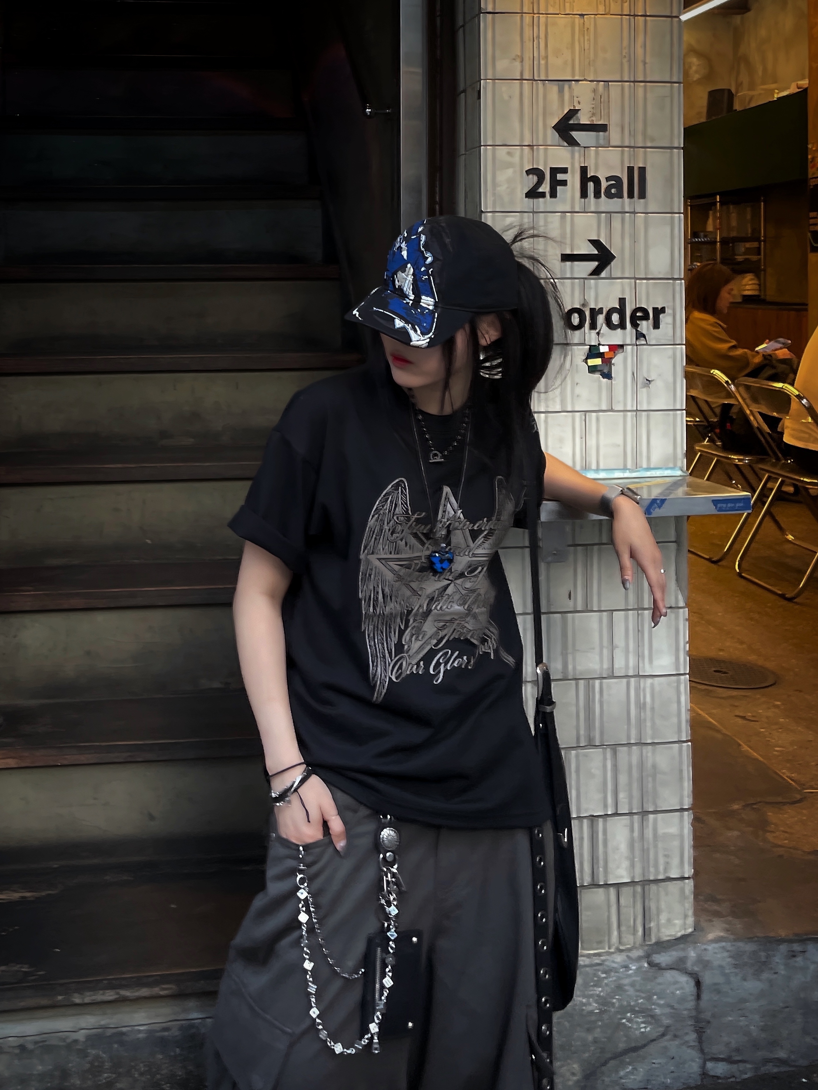 Diesel C-Eiffel Baseball Cap with Bold Oval D Black Blue 착용 스타일 - 2