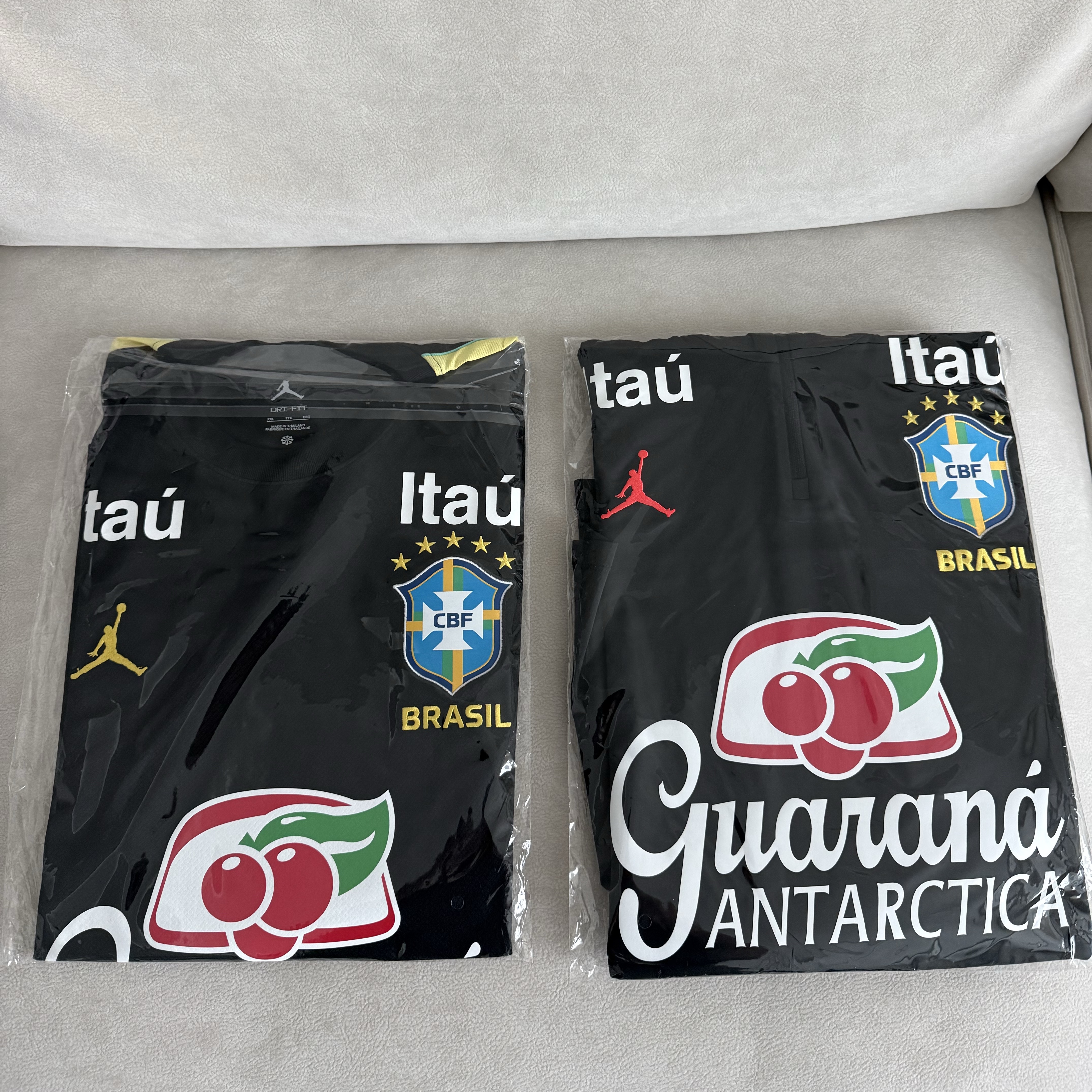 Jordan Brazil 2026 Anthem Jacket Old Royal Yellow Pulse (IF3896-417) (Non Marking Ver.), Jordan Brazil Brooklyn 5 Inch Woven Shorts Old Royal Black (IM5104-417) 착용 스타일 - 7