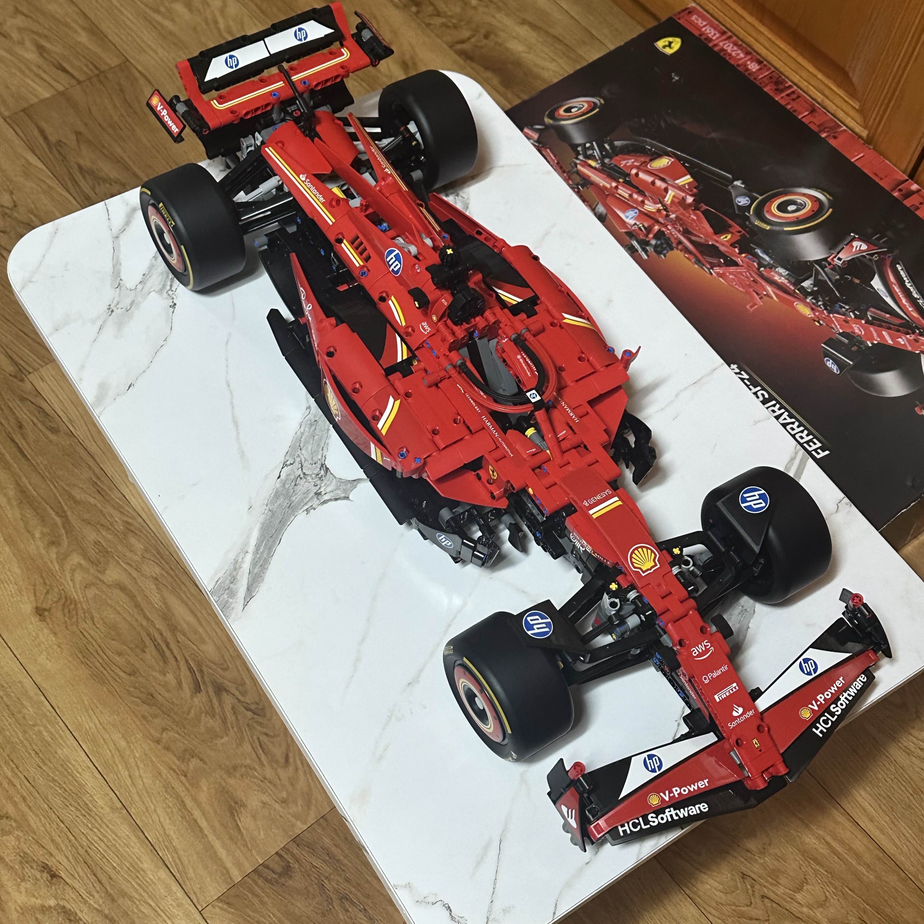 Lego Ferrari SF-24 F1 Car 착용 스타일 - 2