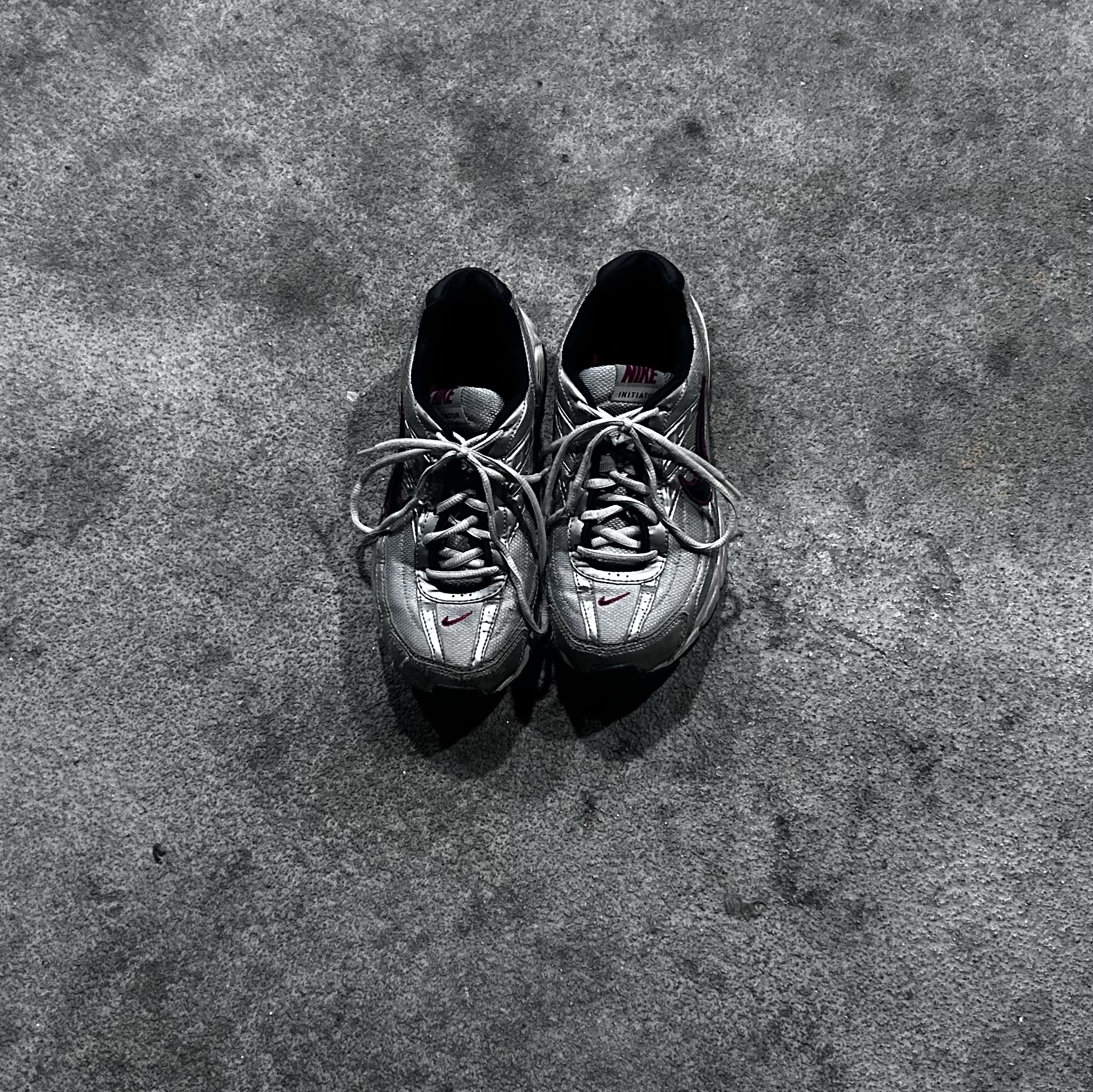 Nike Initiator Metallic Silver Black 착용 스타일