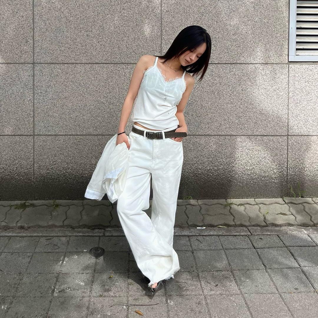 (W) Thevinylhouse No Rush Lace Sleeveless Ivory 착용 스타일