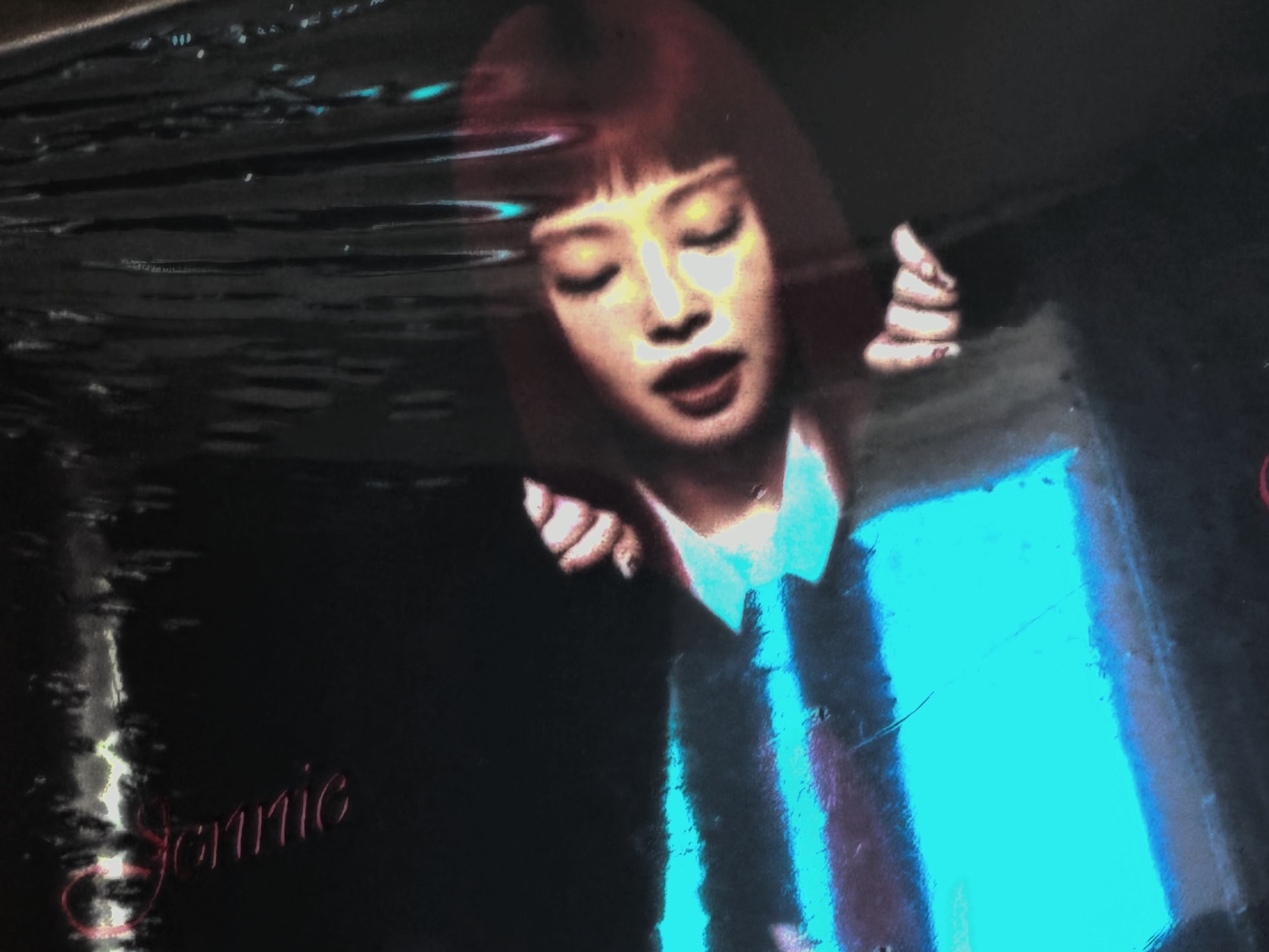 Jennie 1st Album Ruby LP Opaque Red, (W) Metrocity Centro White Sterling Silver Necklace White 착용 스타일 - 1