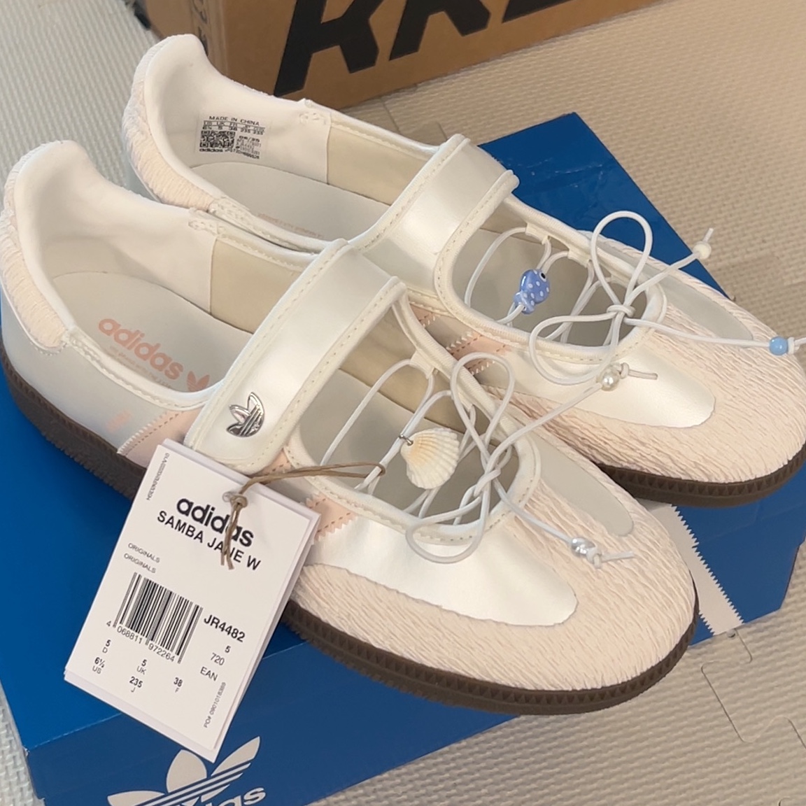 (W) Adidas Originals Samba Jane Core White Chalk White 착용 스타일
