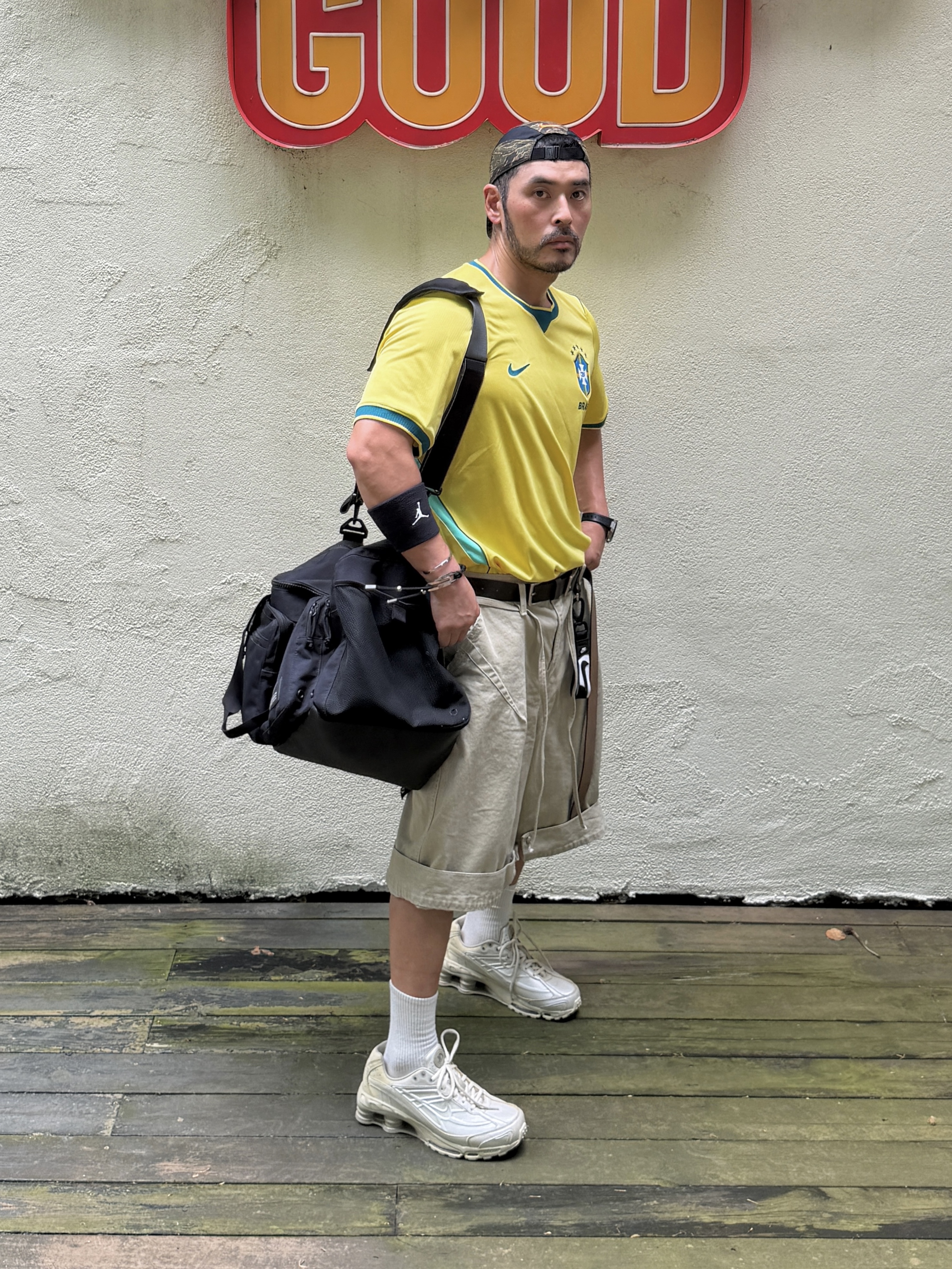 Nike Brazil 2026 Stadium Home Dri-Fit Football Replica Jersey Canary Light Menta (IF7054-724) (Non Marking Ver.), Nike Shox Ride 2 Metallic Silver and Desert Khaki 착용 스타일 - 5