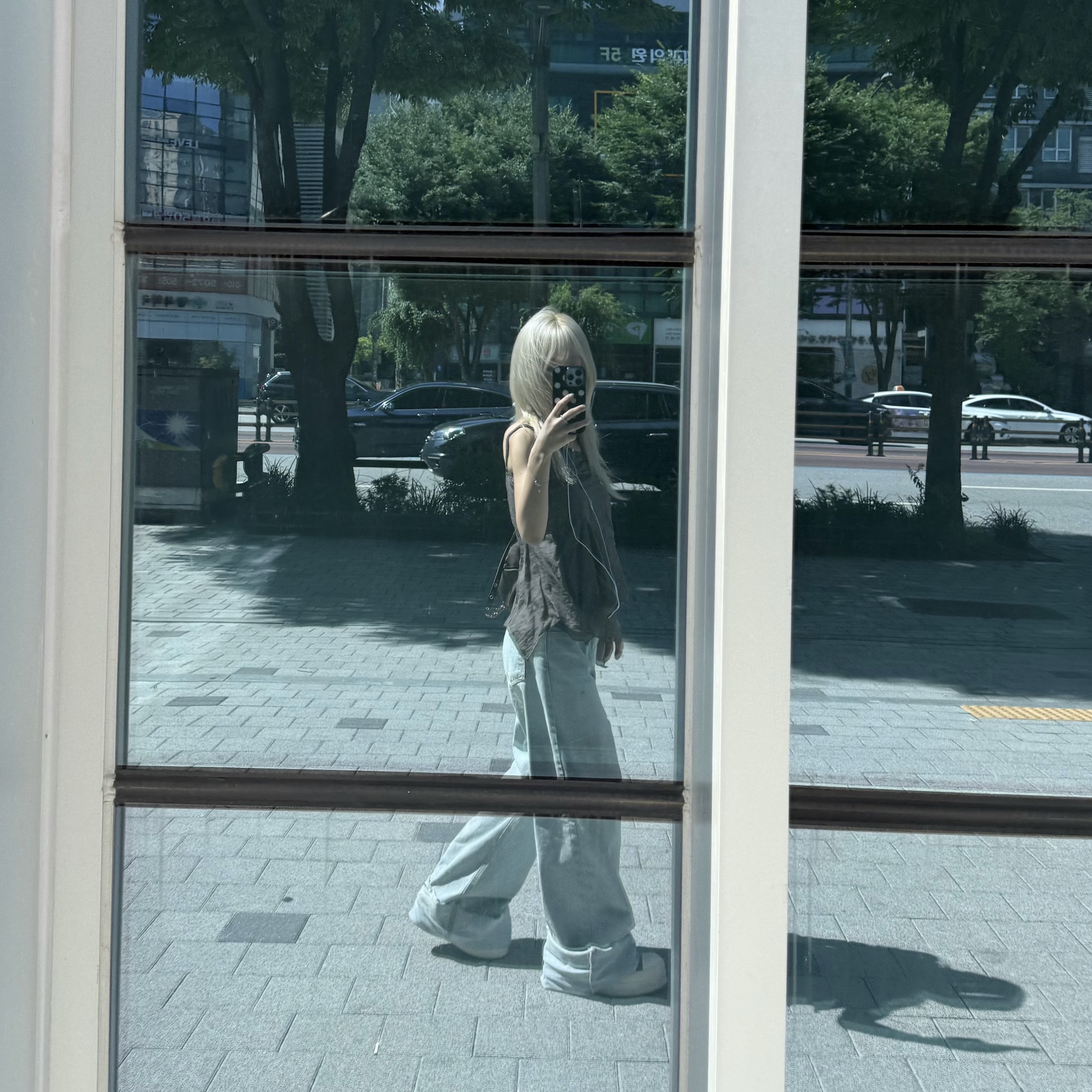 Rick Owens Mega Bumper Sneakers Black Milk 착용 스타일