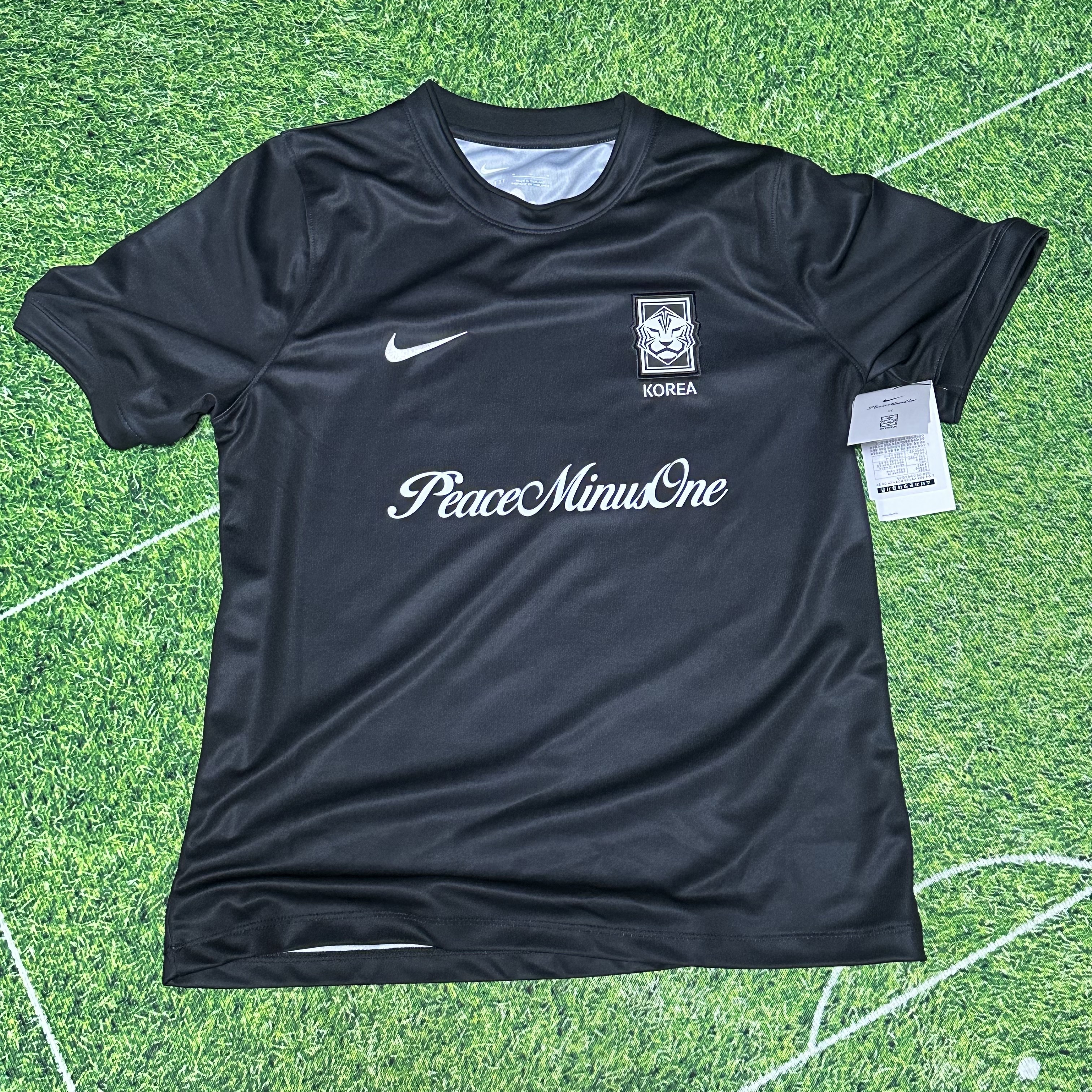 Nike x Peaceminusone Korea Academy Pro Short-Sleeve Football Top Black White 착용 스타일