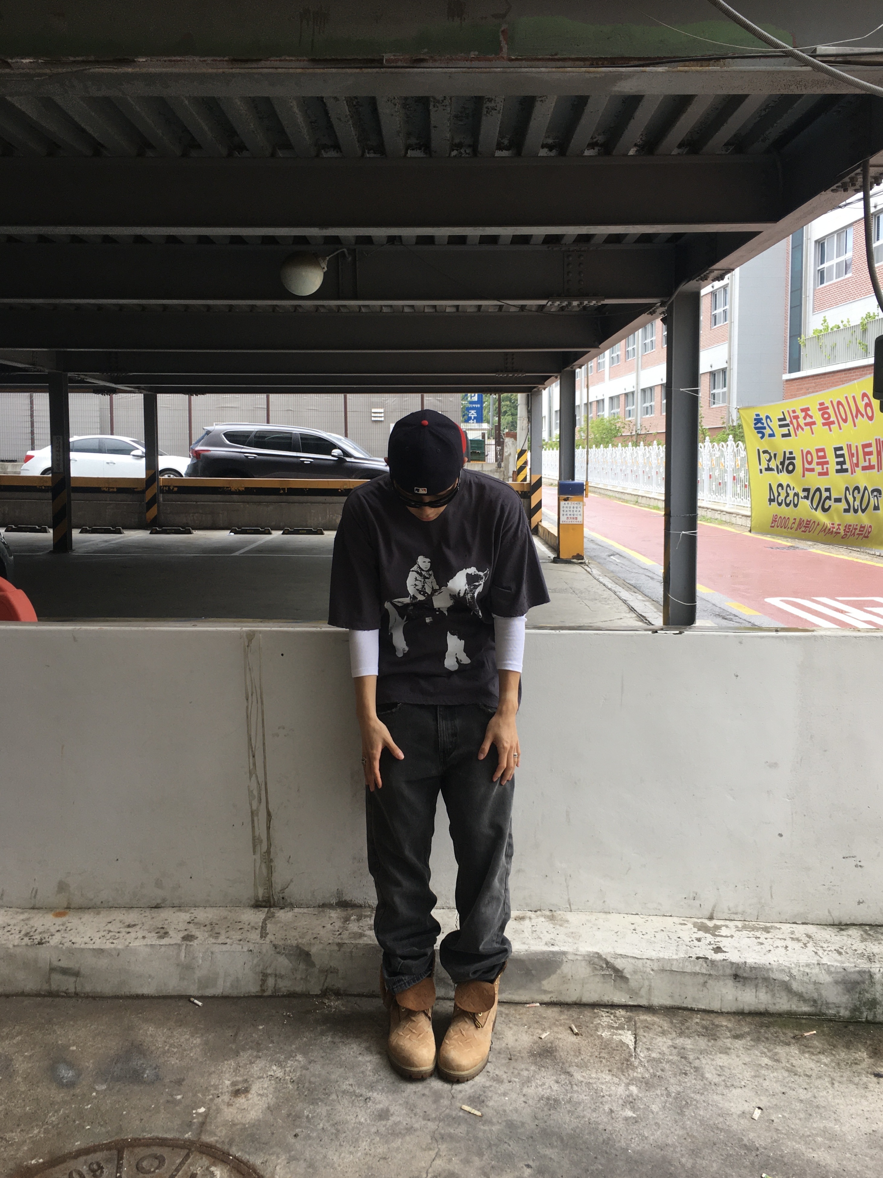 MJD Oversized Cowboy T-Shirt Black, Timberland x Supreme Diamond Plate 6 Inch Premium Waterproof Boot Wheat - 23FW - Medium 착용 스타일 - 1