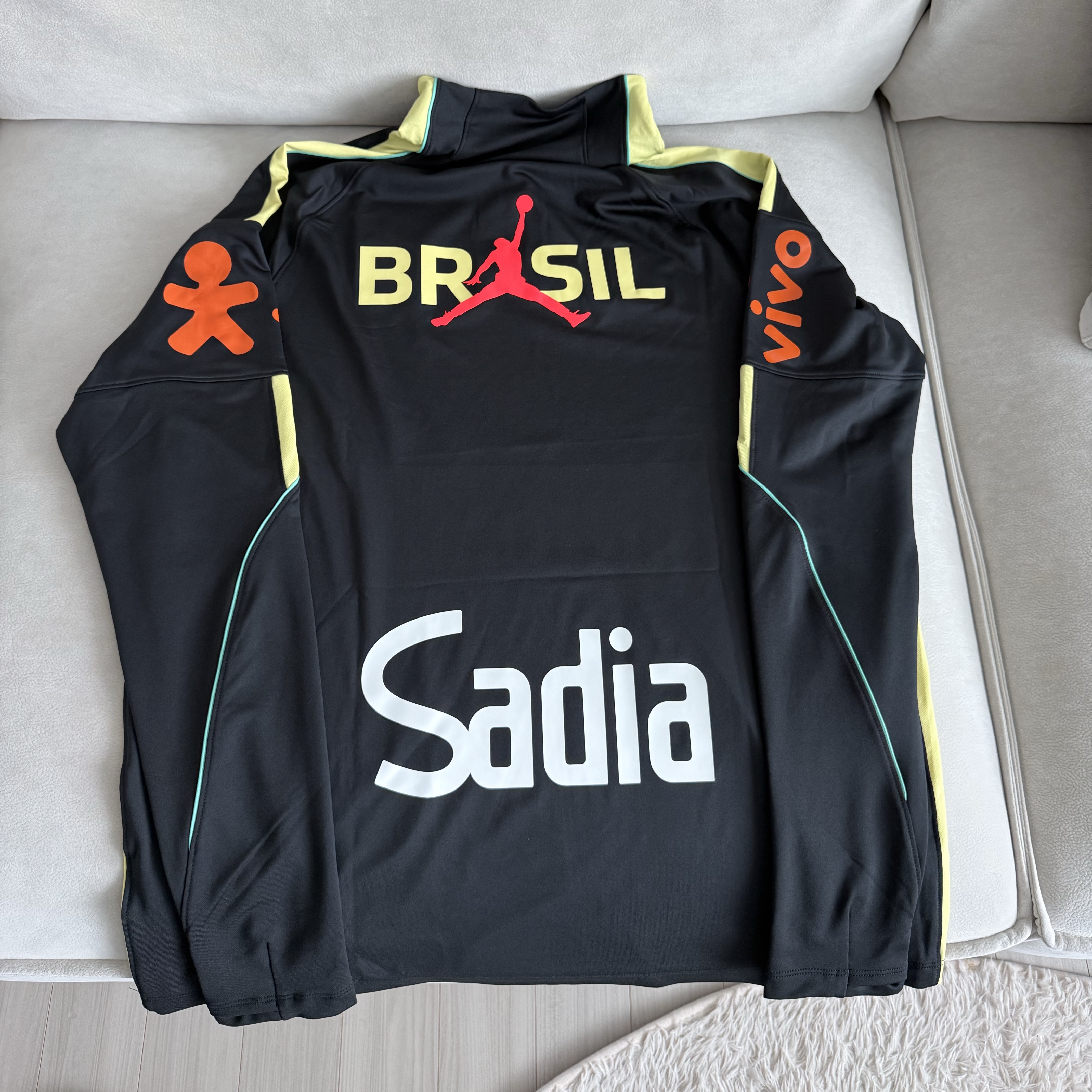 Jordan Brazil 2026 Anthem Jacket Old Royal Yellow Pulse (IF3896-417) (Non Marking Ver.), Jordan Brazil Brooklyn 5 Inch Woven Shorts Old Royal Black (IM5104-417) 착용 스타일 - 4