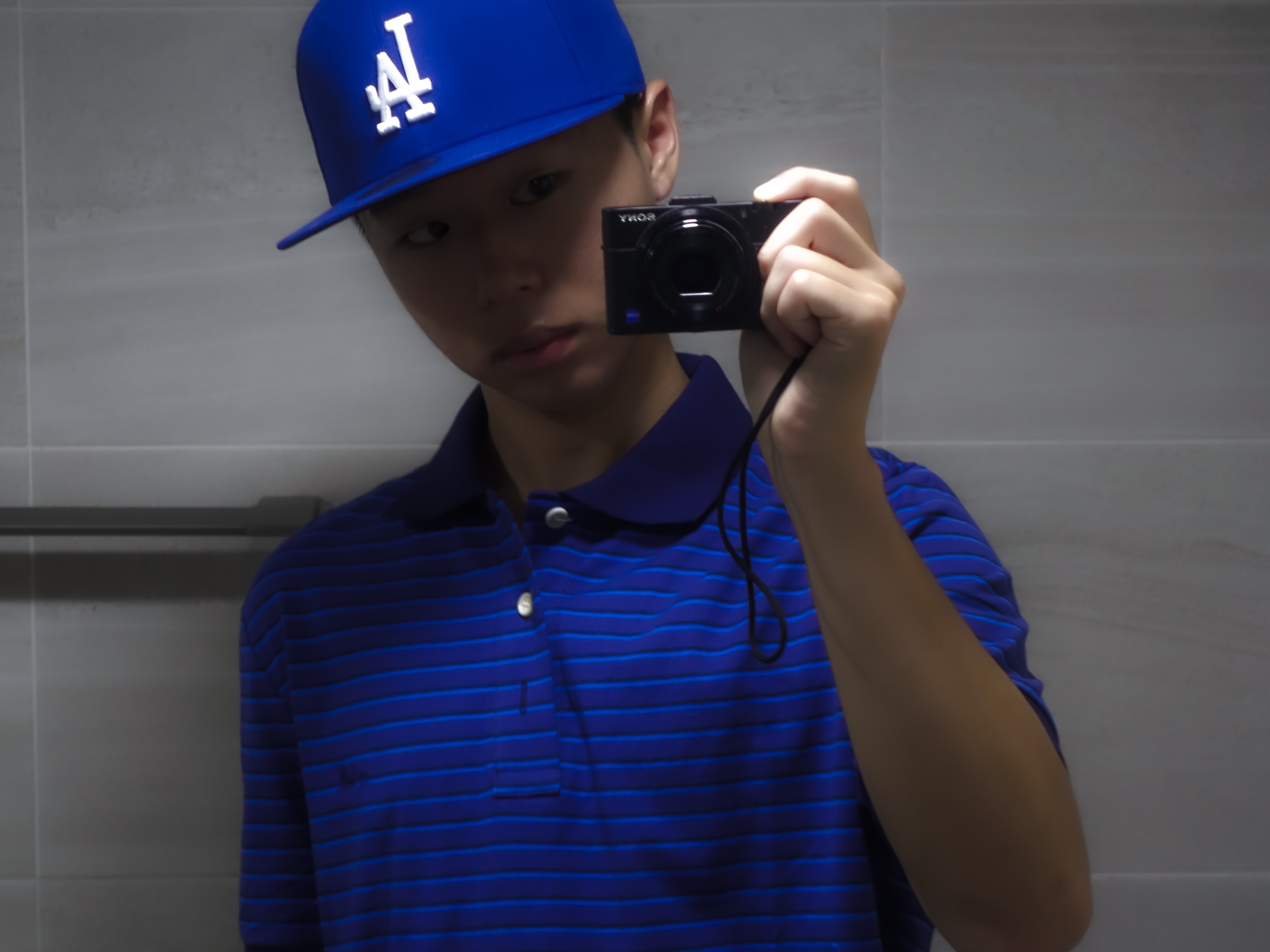 New Era 59Fifty MLB 2025 Player LA Dodgers Shohei Ohtani Fitted Cap Dark Royal 착용 스타일