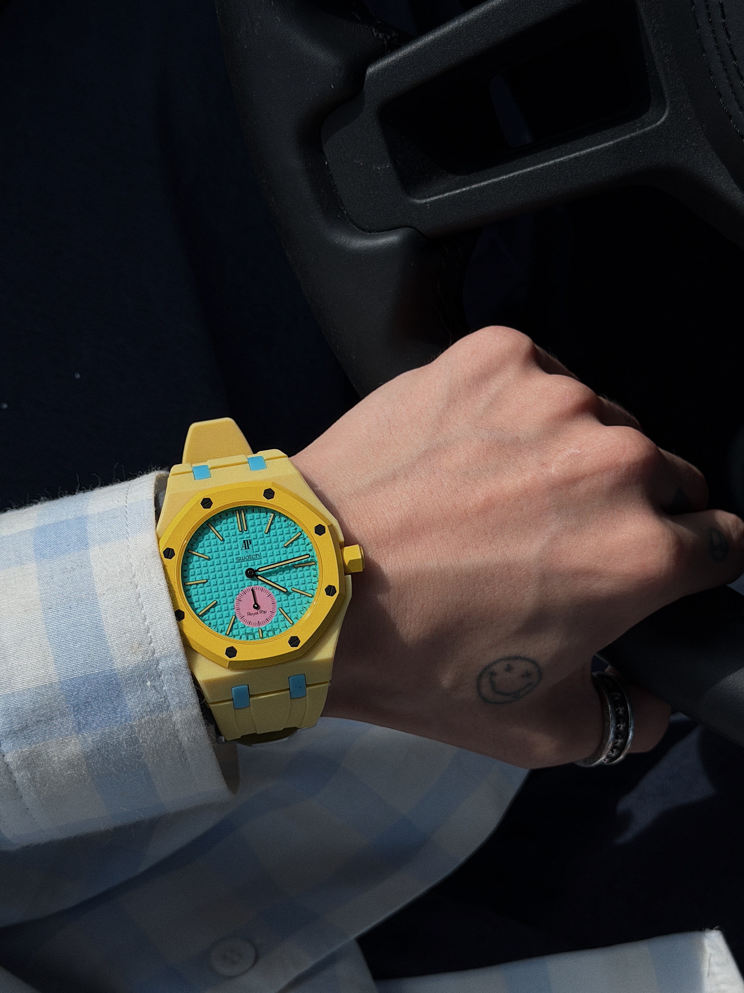 Swatch x Audemars Piguet Bioceramic Royal Pop Otg Roz 착용 스타일 - 2