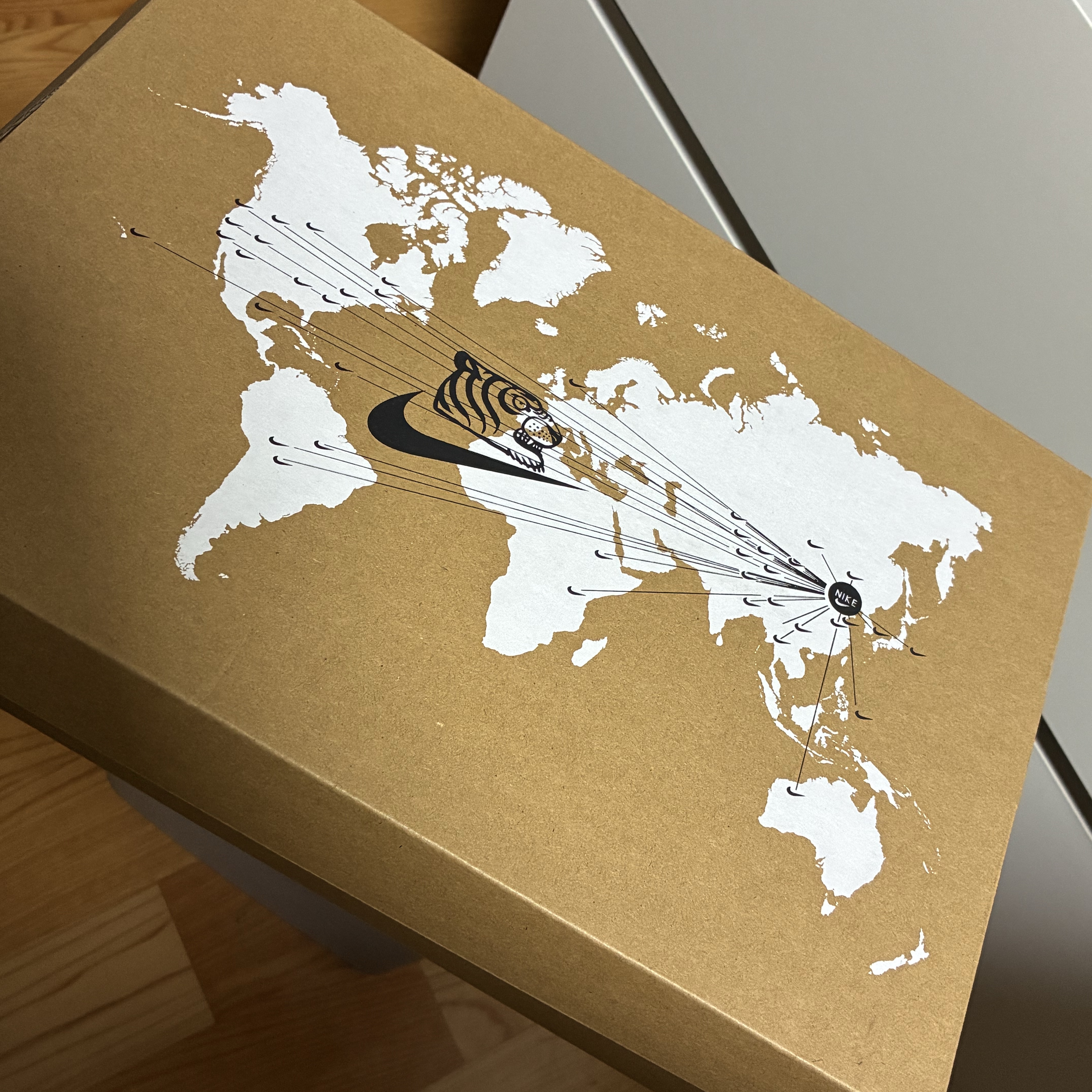 Nike x Soulgoods Homescape Woven Dark Field Brown and Medium Orewood Brown 착용 스타일 - 1