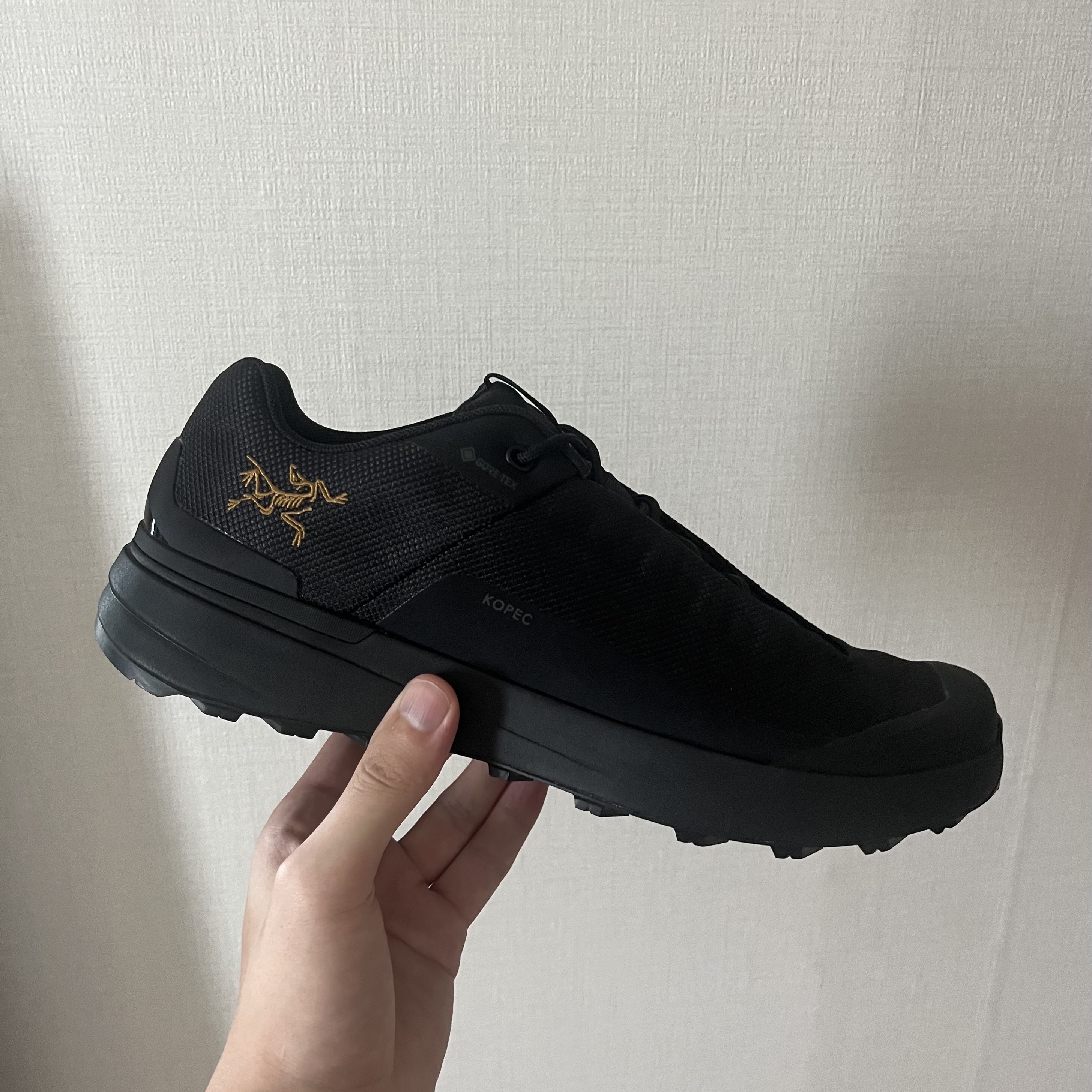 Arc'teryx Kopec GTX Black Yukon 착용 스타일 - 1