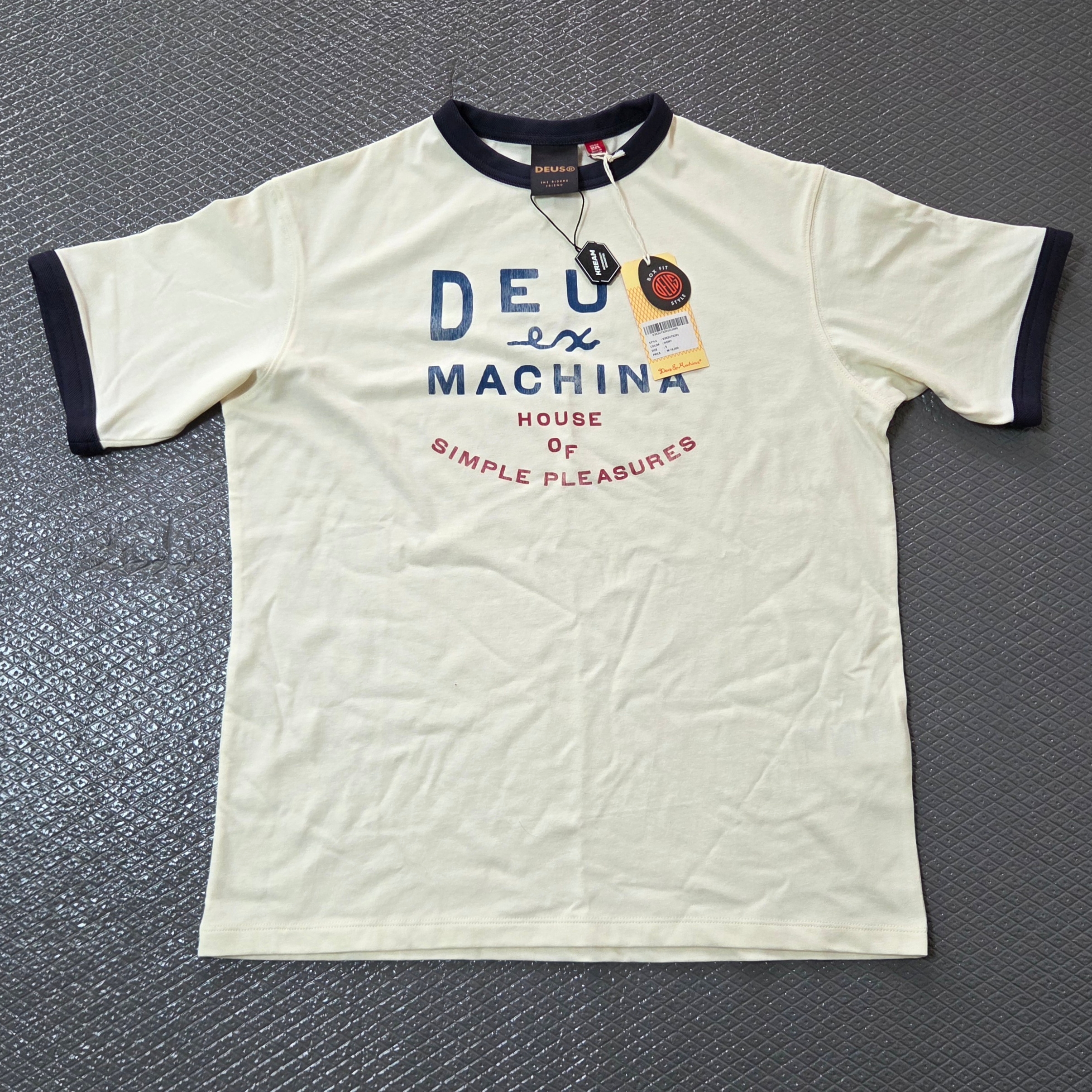 Deus Ex Machina House of Simple Pleasures Ringer T-Shirt Ivory 착용 스타일 - 1