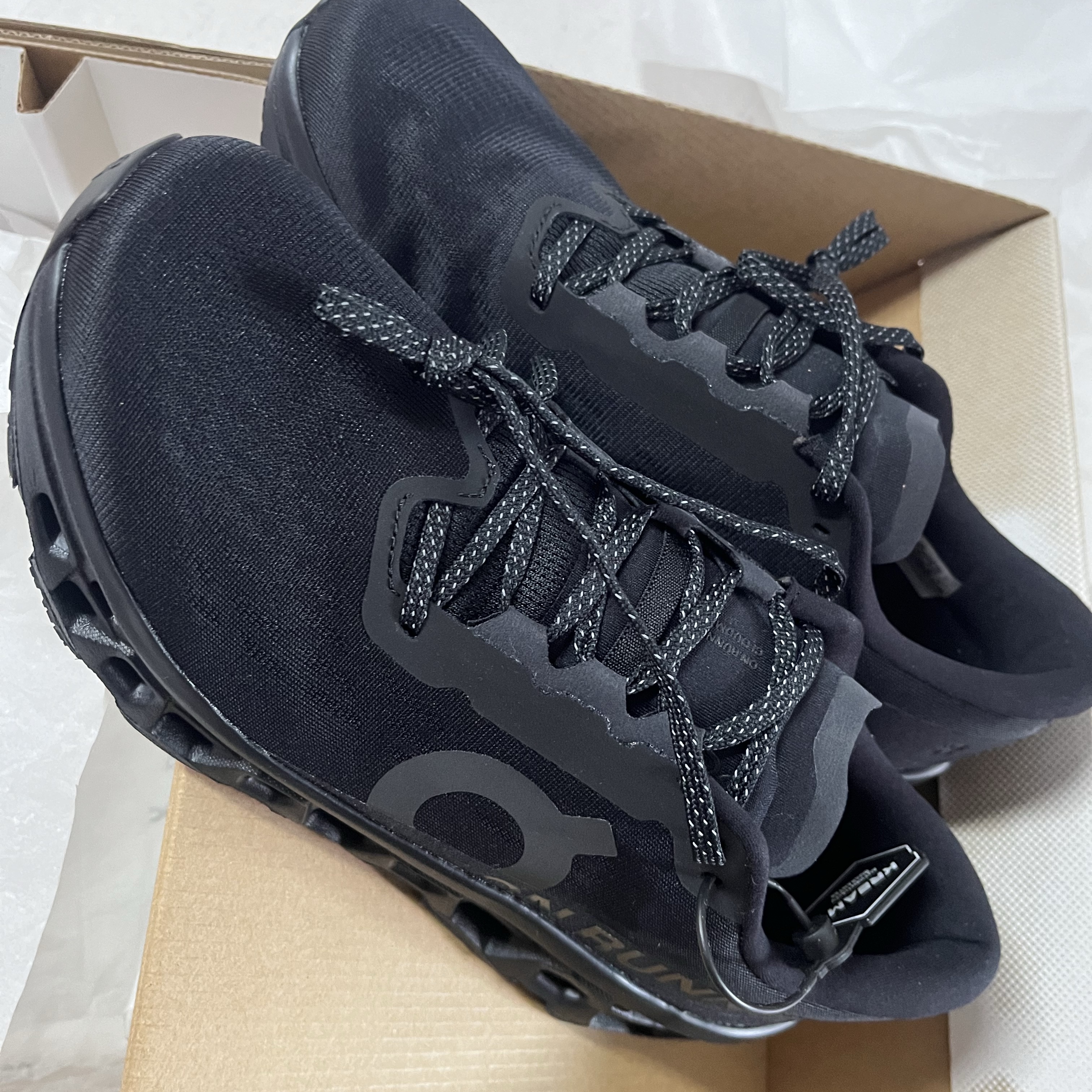 On Running Cloudmonster 3 Black 착용 스타일