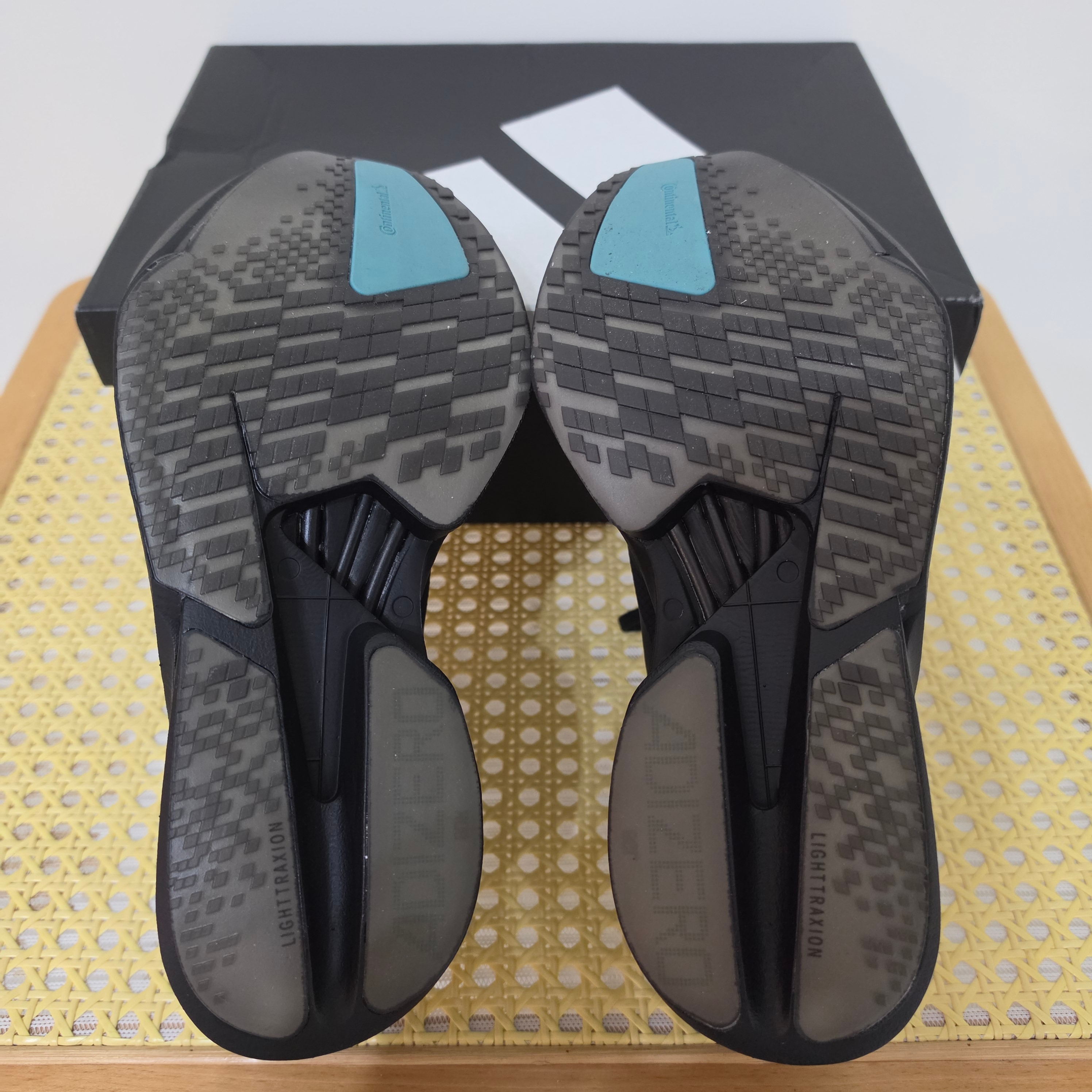 Adidas Adizero Adios Pro 4 Black 착용 스타일 - 4
