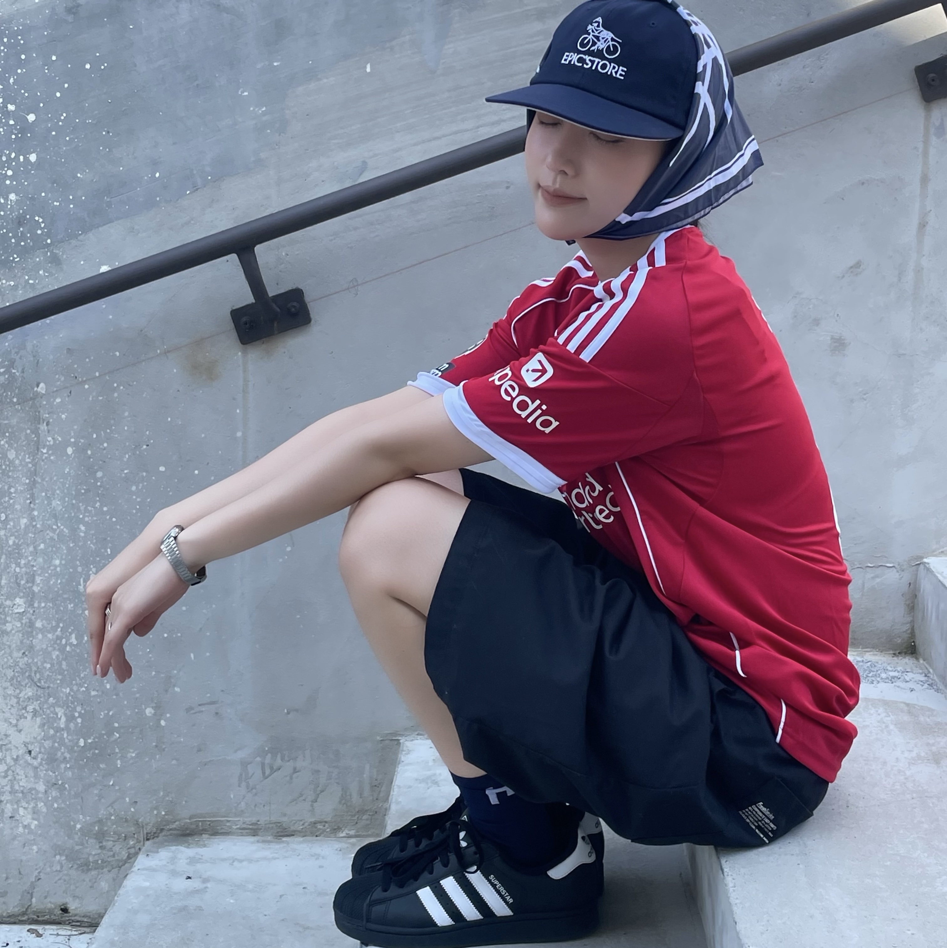 Adidas Superstar II Core Black Cloud White 착용 스타일 - 4