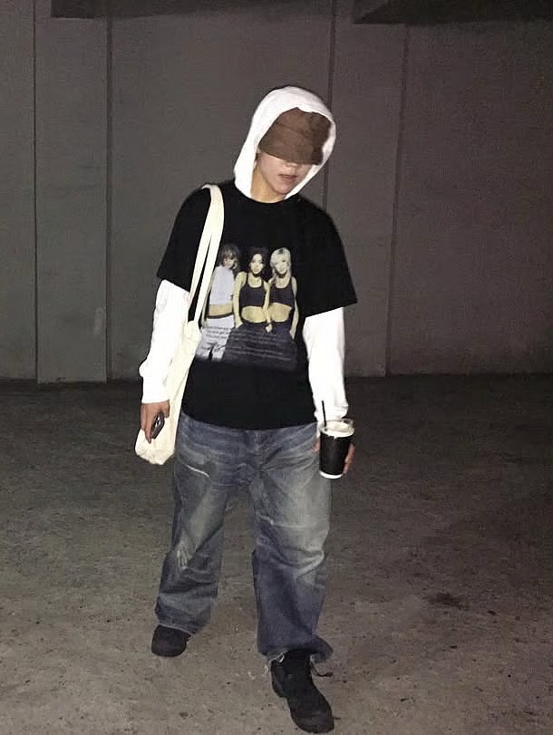 [트리플적립] PACOSPLY Dolly T-Shirts White, [트리플적립] PACOSPLY Dolly T-Shirts Black 착용 스타일