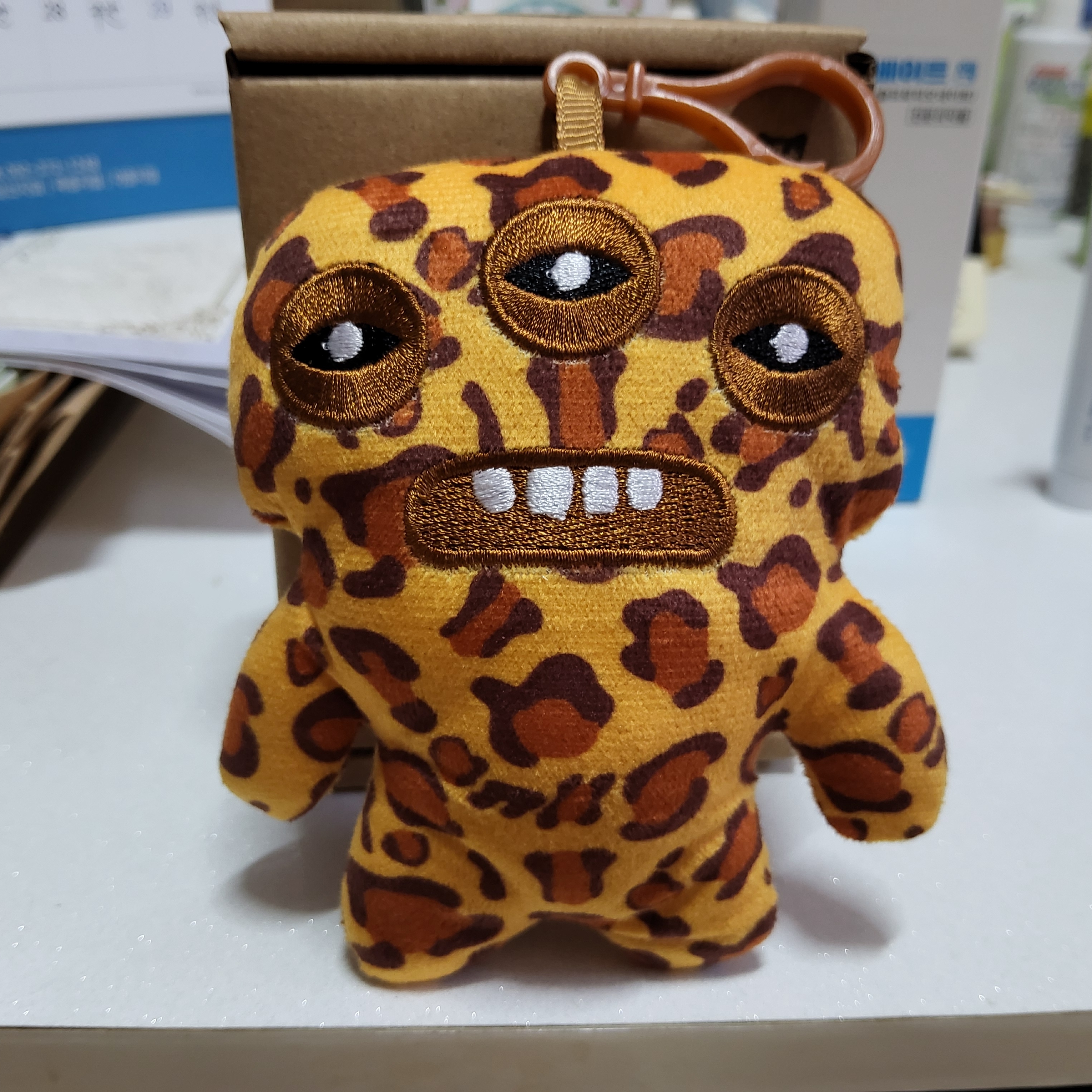 Fuggler Alien Keyring Leopard 착용 스타일 - 2
