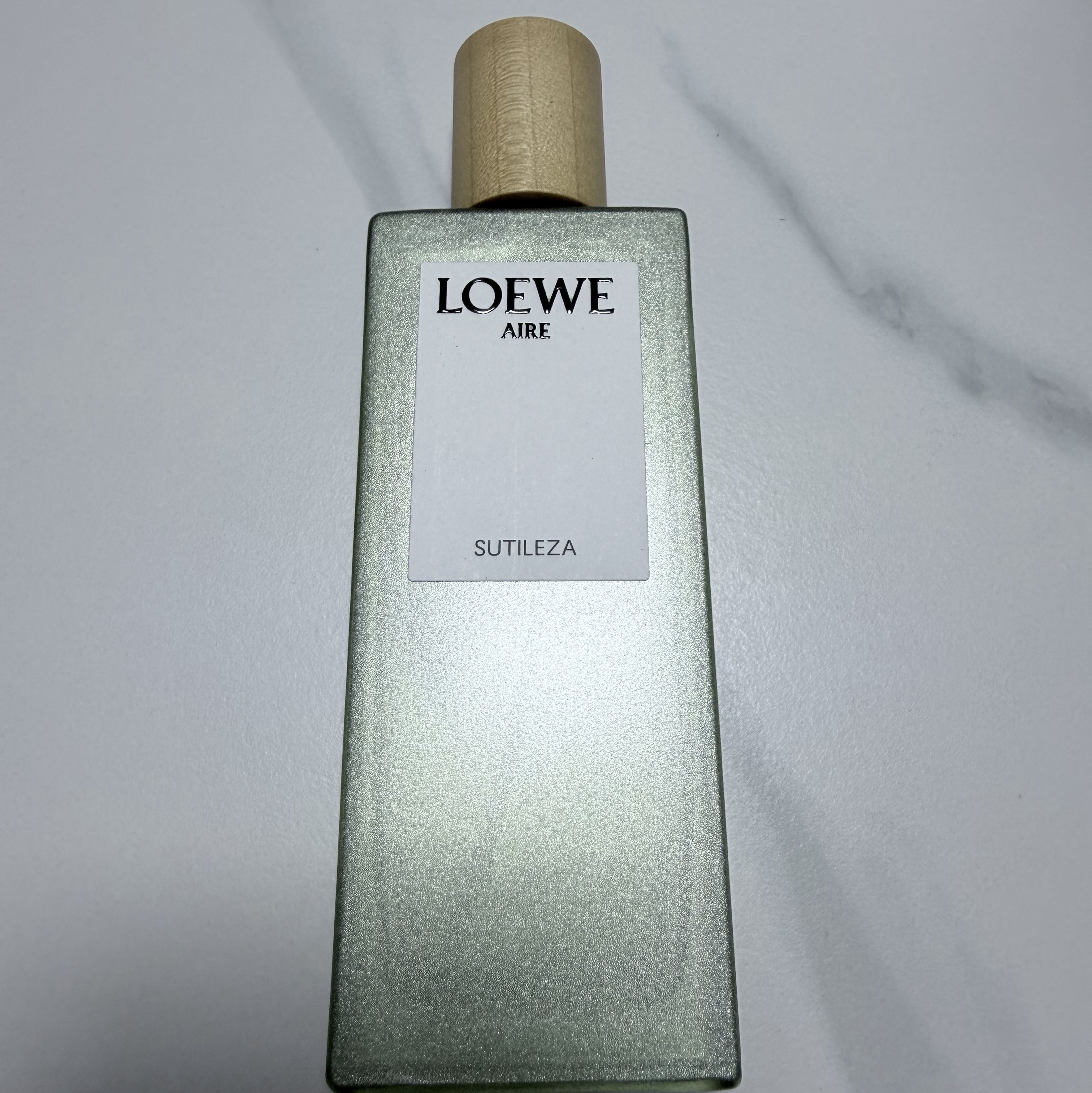 Loewe Aire Sutileza Eau de Toilette 50ml 착용 스타일 - 1
