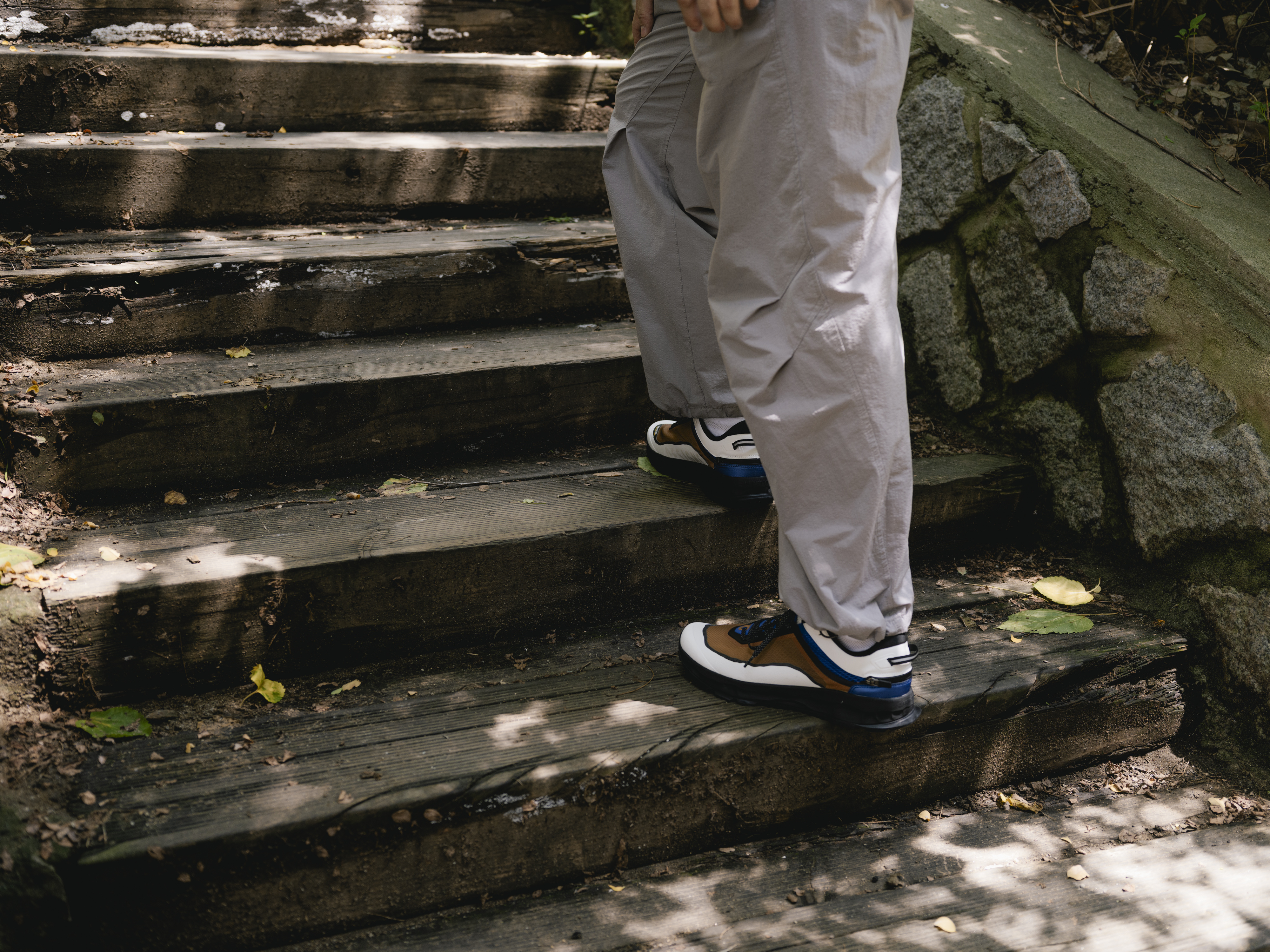 [예약판매 7/31 순차출고] SIERRA DESIGNS MUIRHIKE-50 Black Brown White, [예약판매 7/31 순차출고] SIERRA DESIGNS MUIRHIKE-50 Black 착용 스타일 - 1
