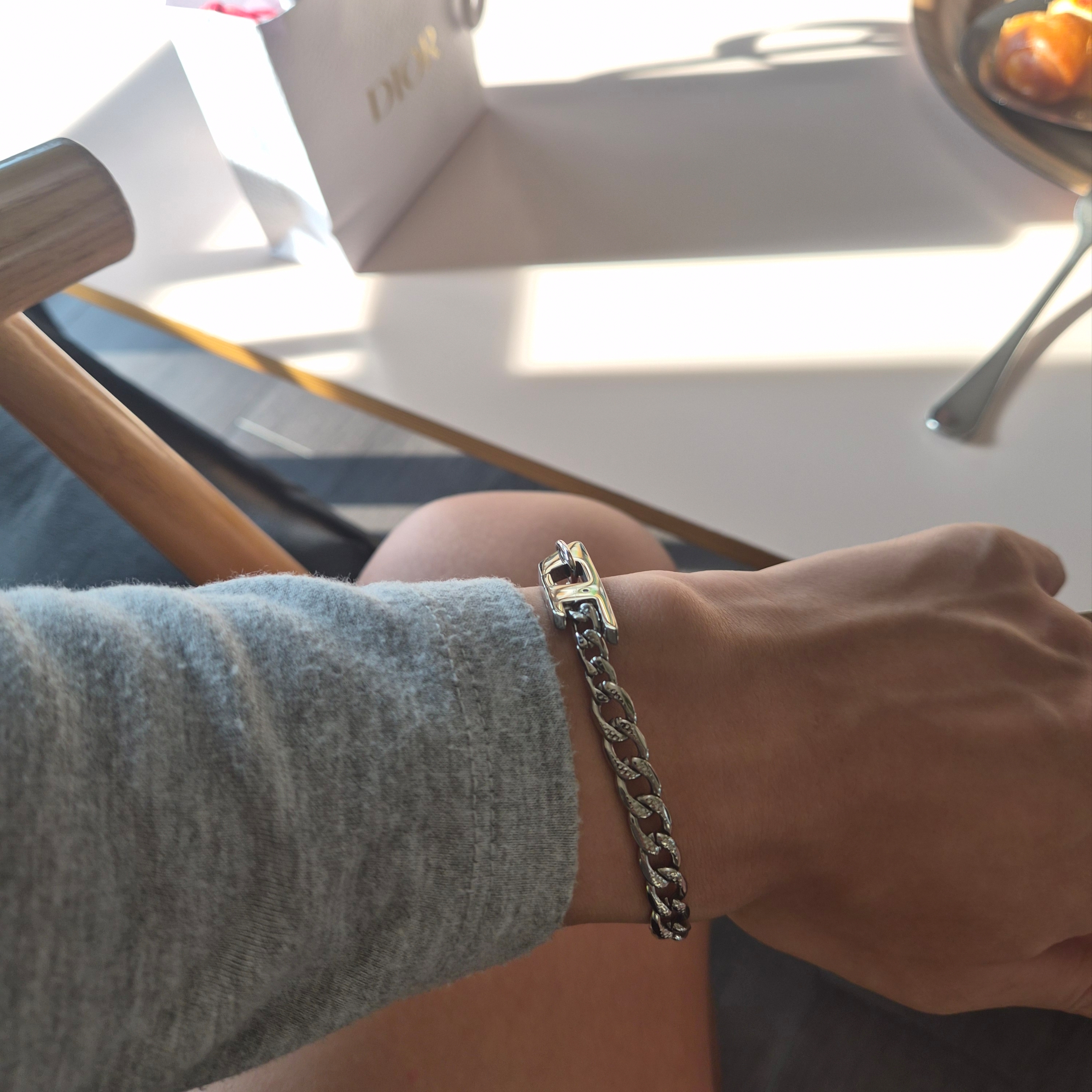 [17% 쿠폰] Diesel Dx1496040 Stainless Steel D logo Chain Bracelet Silver 착용 스타일