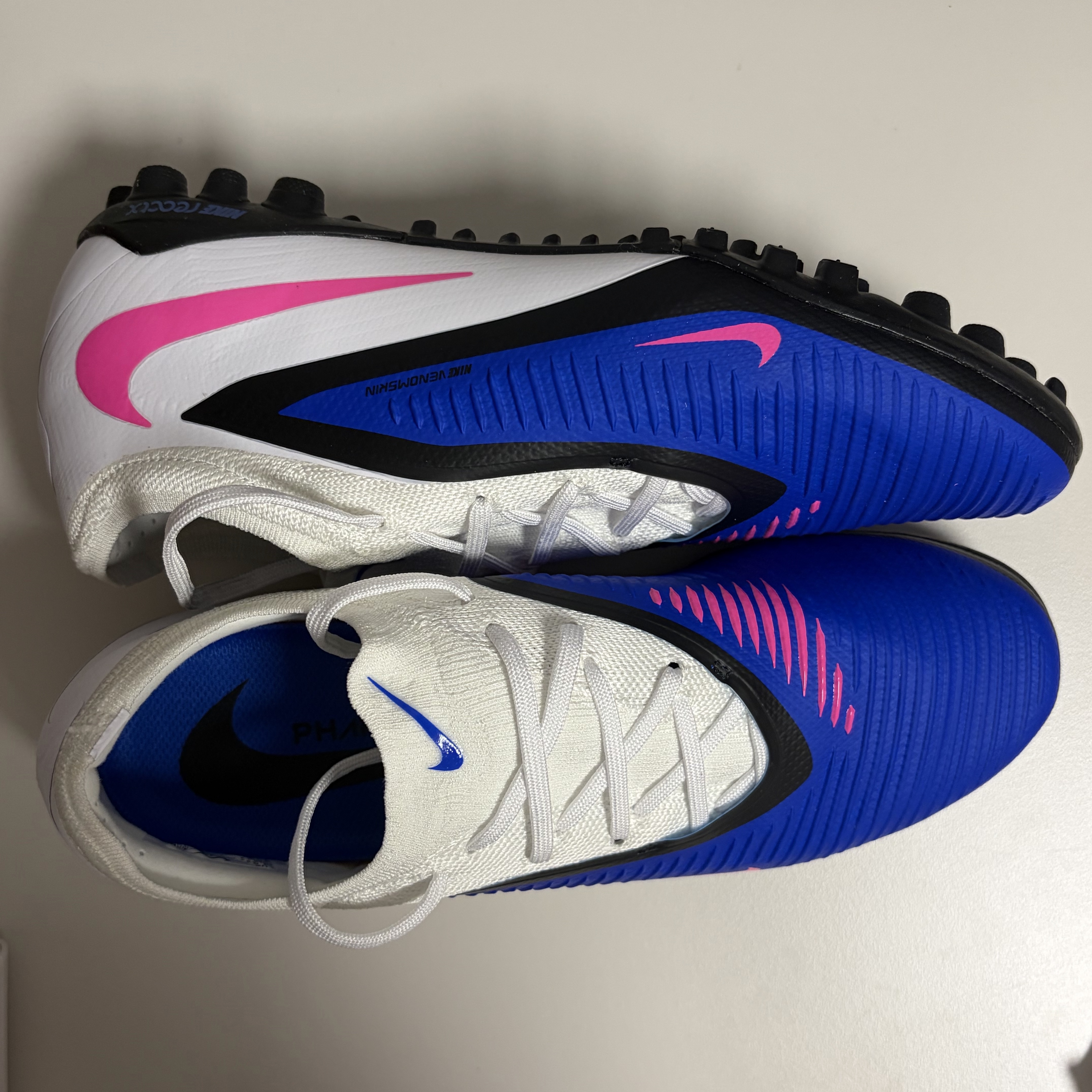 Nike Phantom 6 Low Pro TF Racer Blue White 착용 스타일 - 1