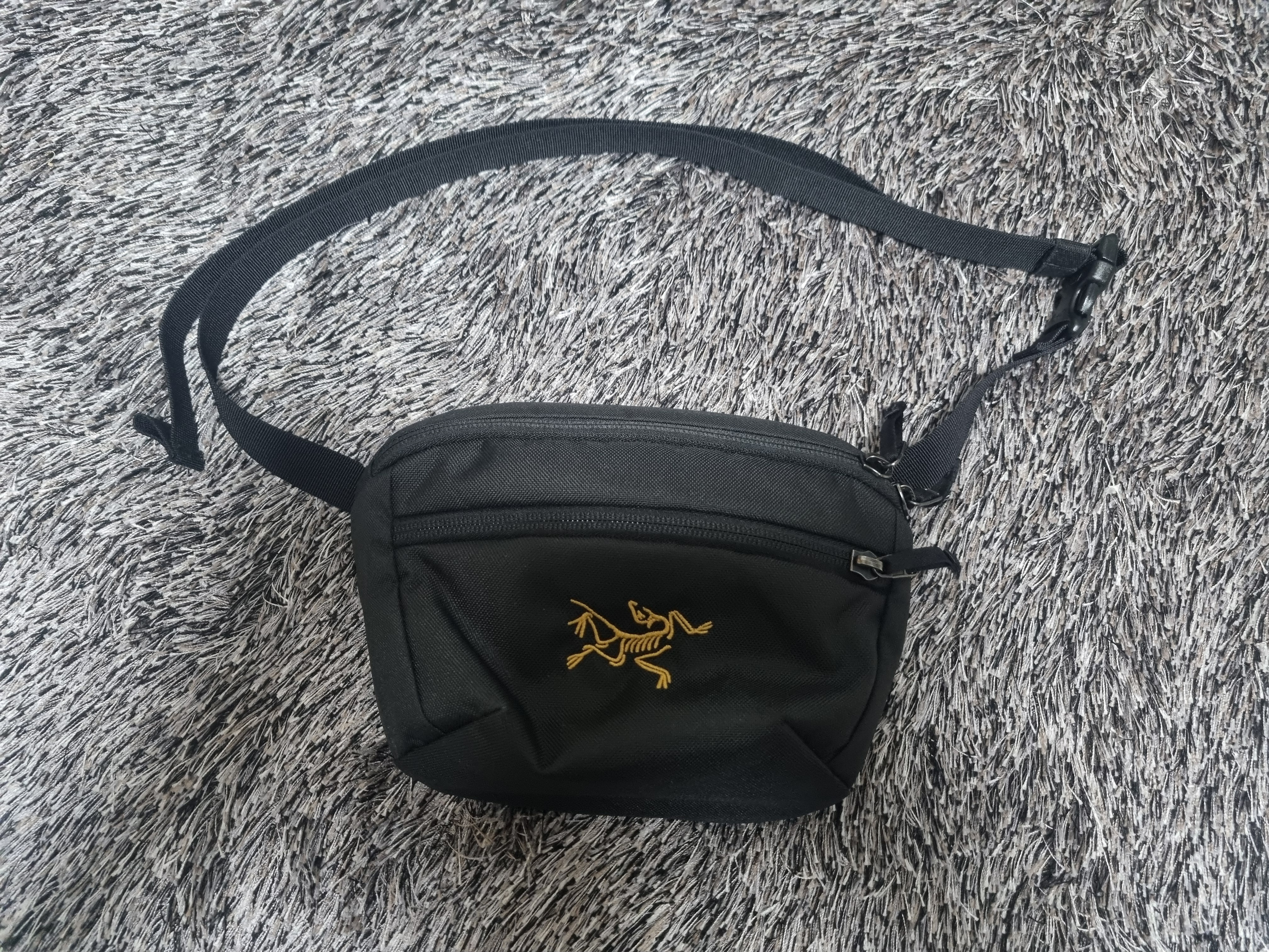 Arc'teryx Mantis 1 Waistpack Black 착용 스타일