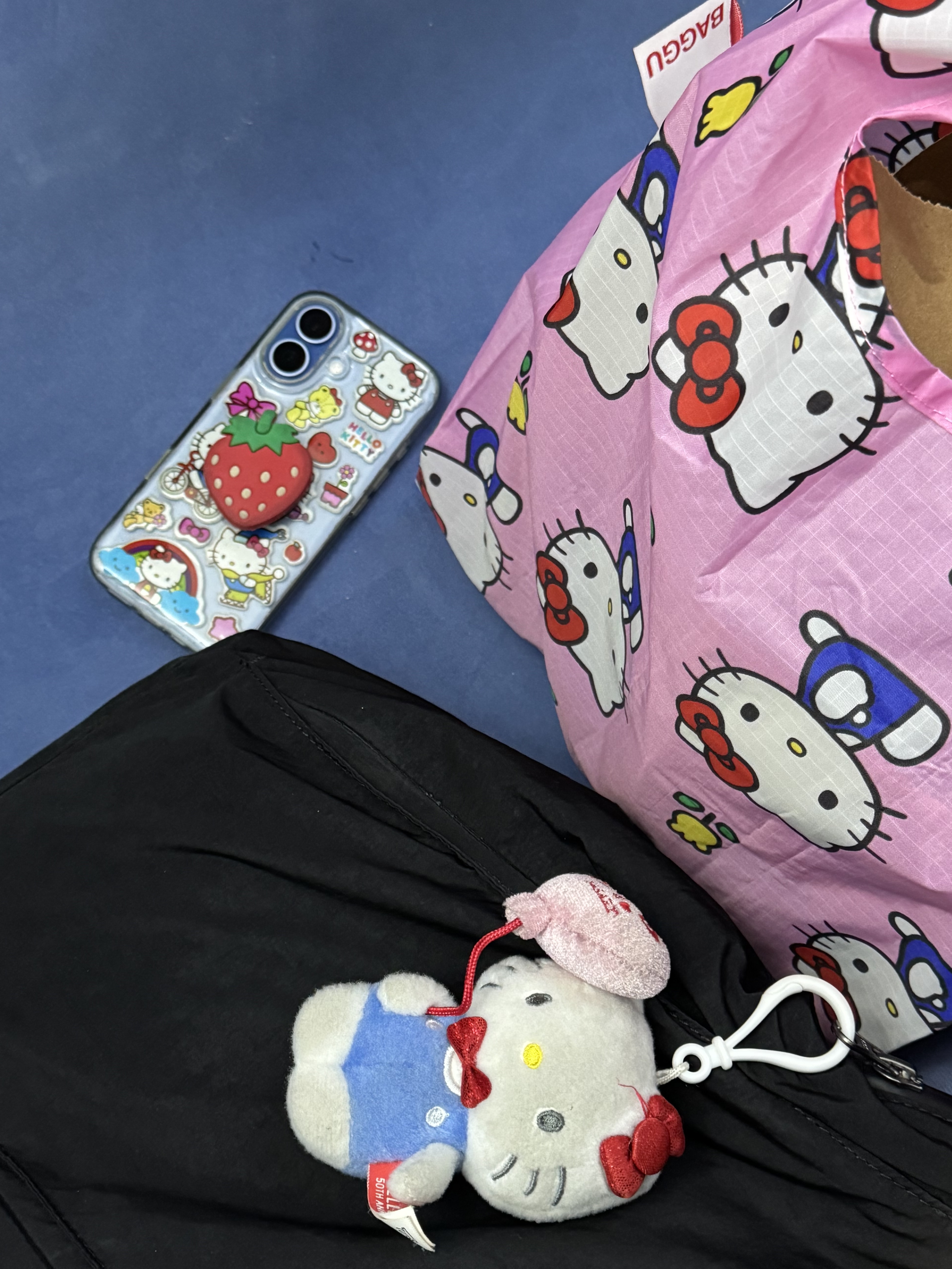 Baggu x Sanrio Baby Reusable Bag Hello Kitty Pink 착용 스타일 - 2