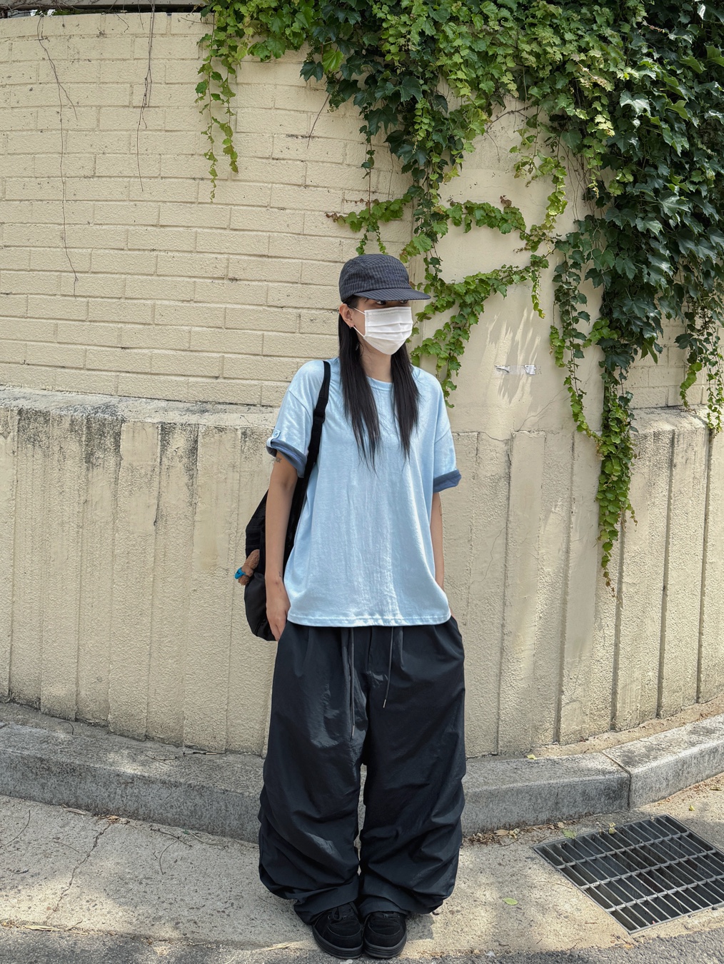 eS Accel OG Black, Mischief Lightweight Zip Around Backpack Black 착용 스타일 - 1