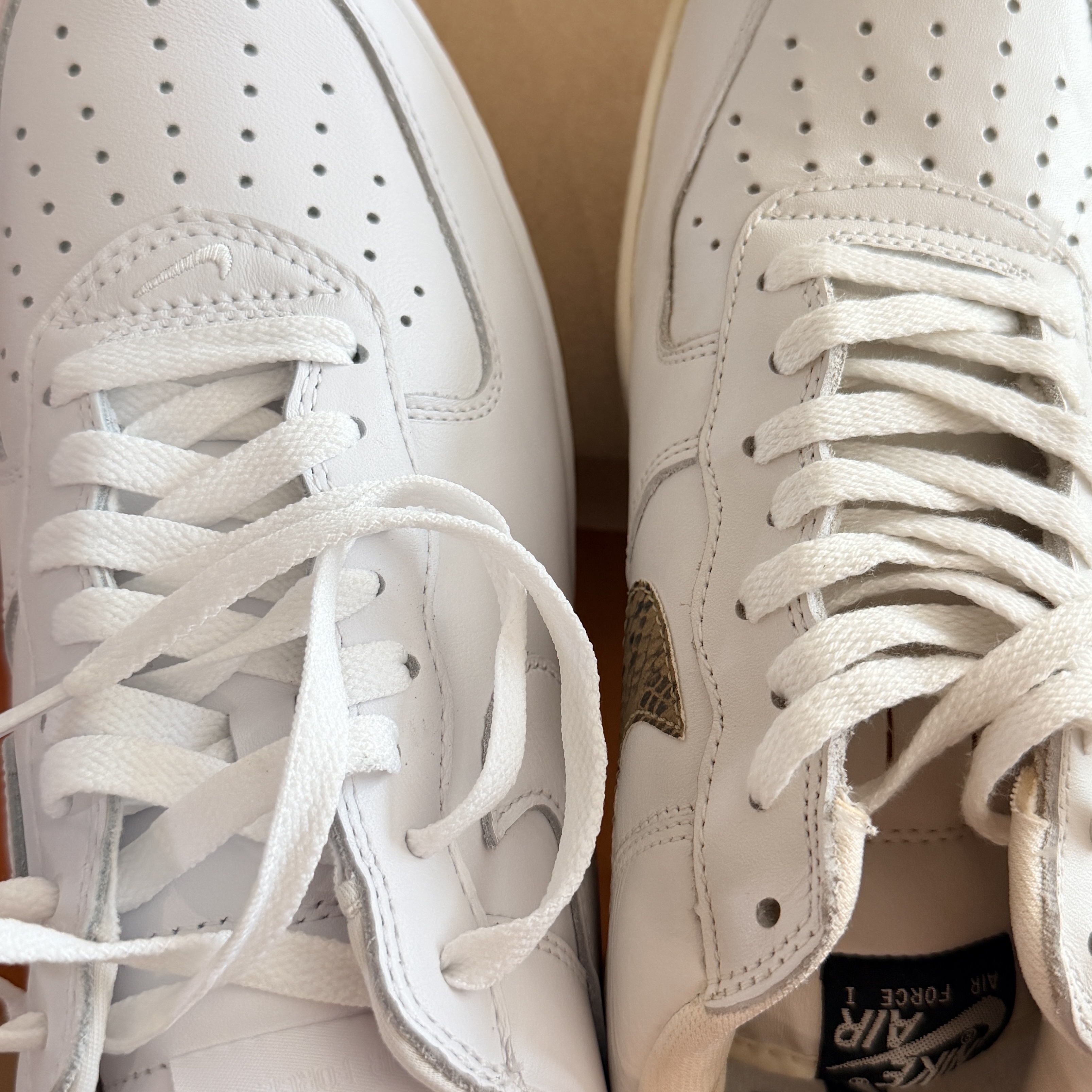 Nike Air Force 1 Low '01 White White 착용 스타일 - 3