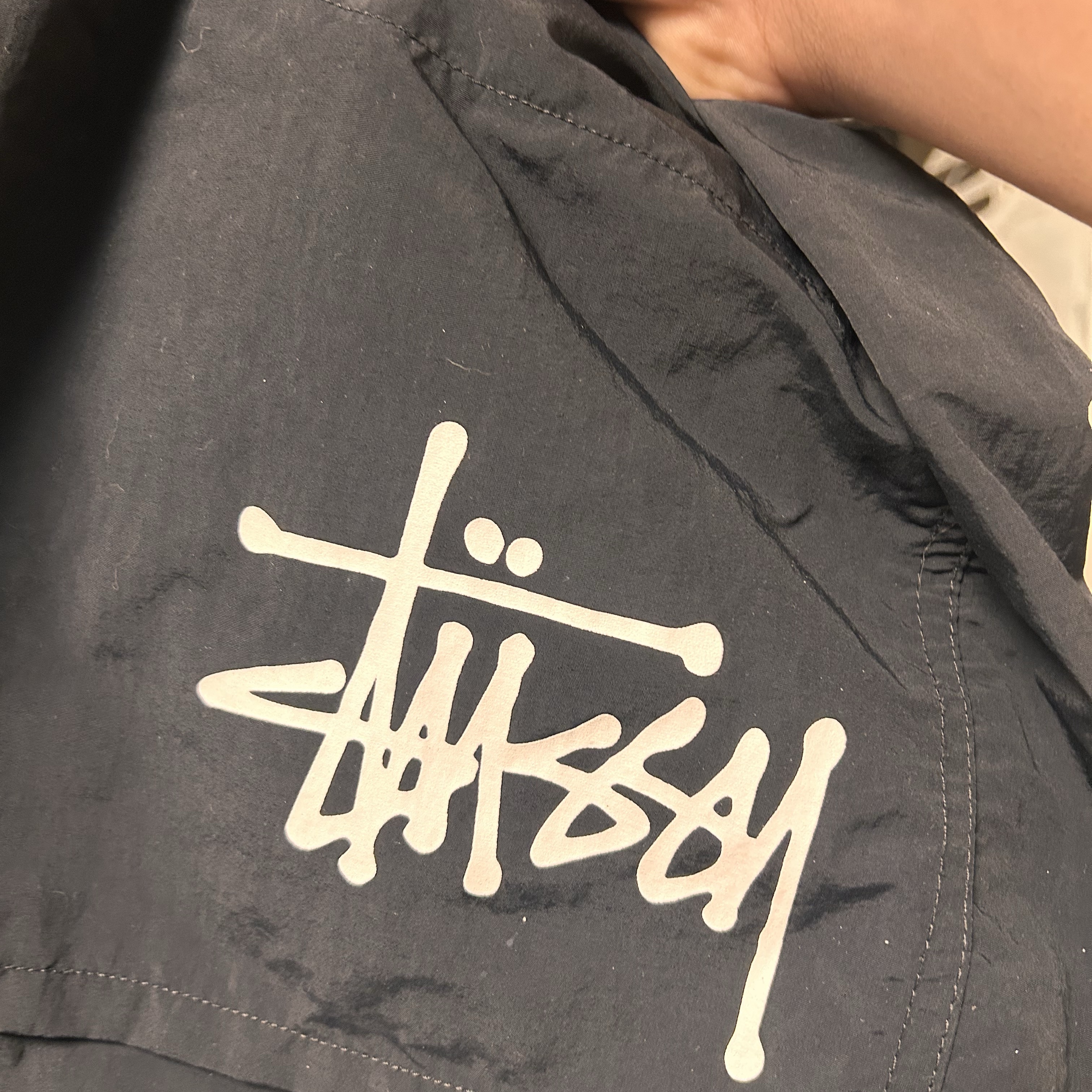 Stussy Basic New Era 9Twenty Basic Strapback Grey, Stussy Big Basic Water Shorts Black 착용 스타일 - 2