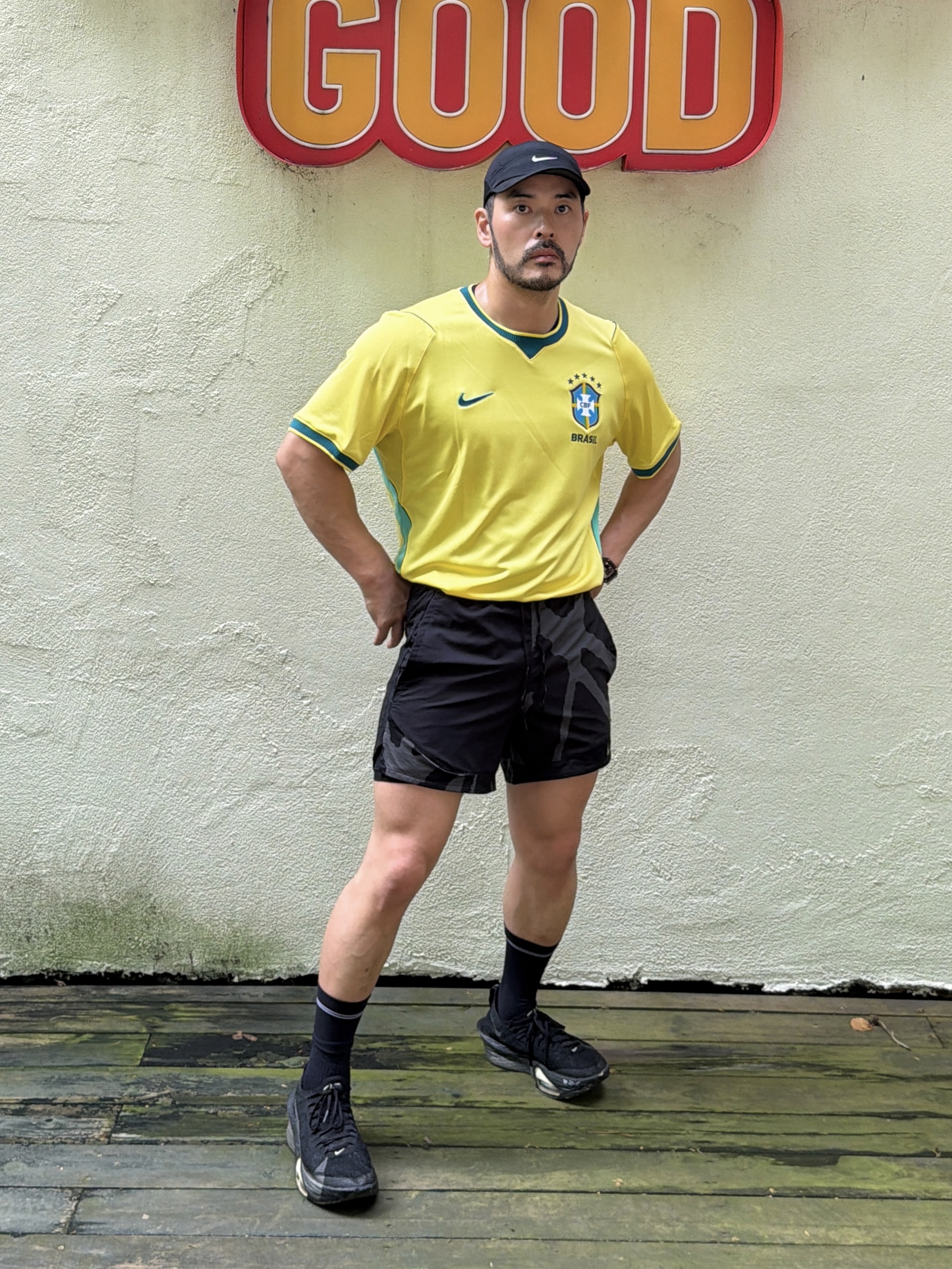 Nike Brazil 2026 Stadium Home Dri-Fit Football Replica Jersey Canary Light Menta (IF7054-724) (Non Marking Ver.), Nike Air Zoom Alphafly Next% 3 Black Olive Aura 착용 스타일 - 3