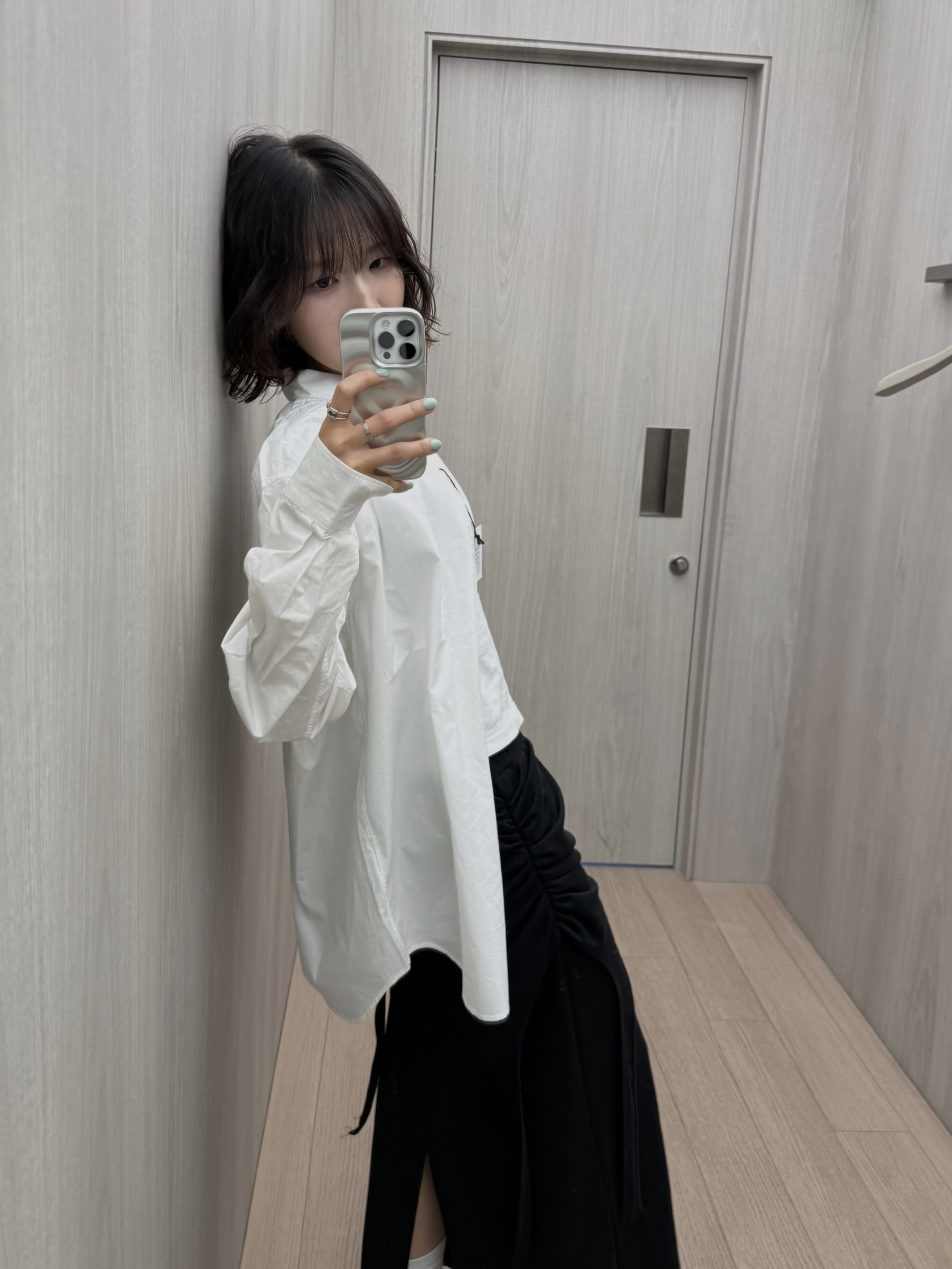 AKRYL Typewriter Shirt White - 26FW 착용 스타일 - 1