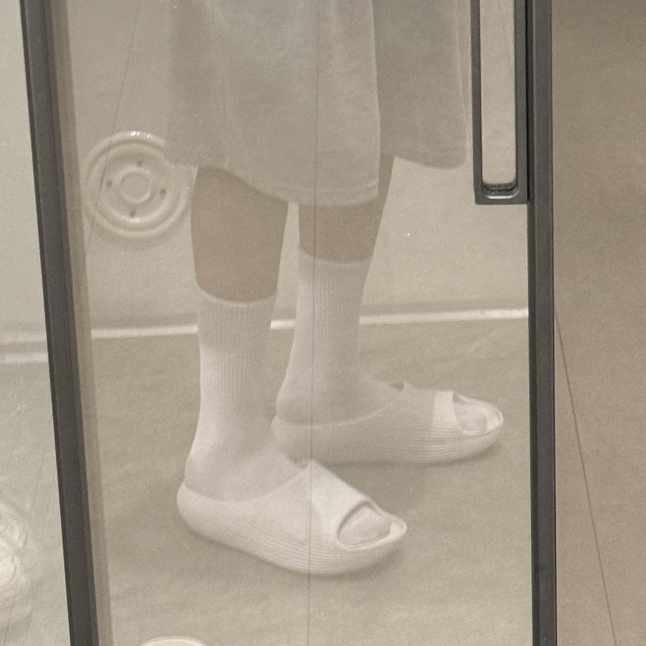 Nike ReactX Rejuven8 Slide Summit White 착용 스타일 - 2