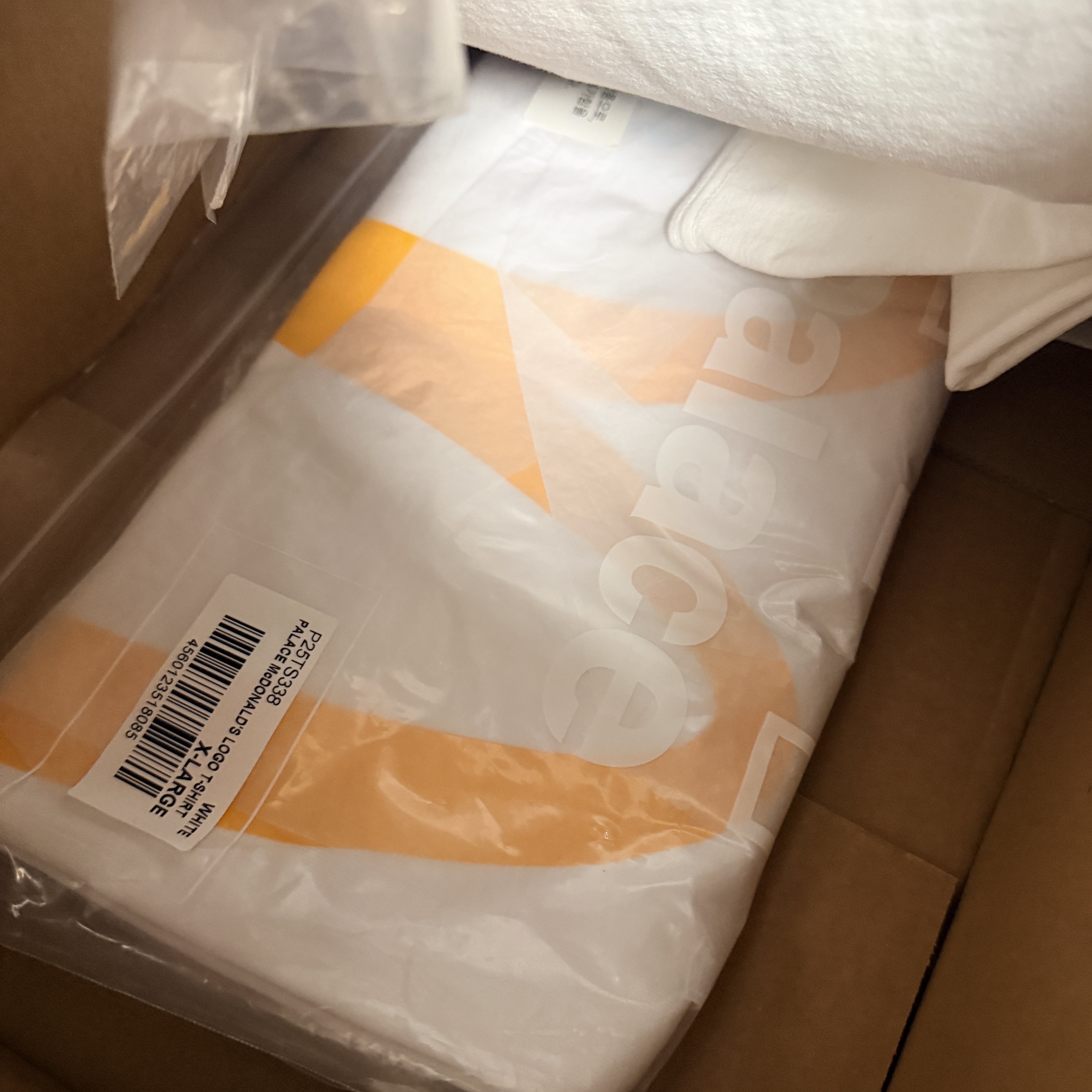 Palace x McDonald's Logo T-Shirt White - 23FW 착용 스타일