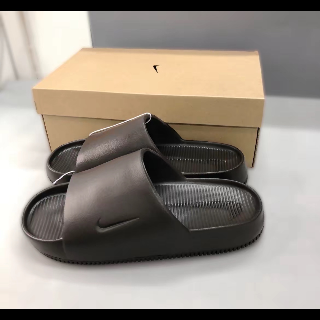Nike Calm Slide Velvet Brown 착용 스타일