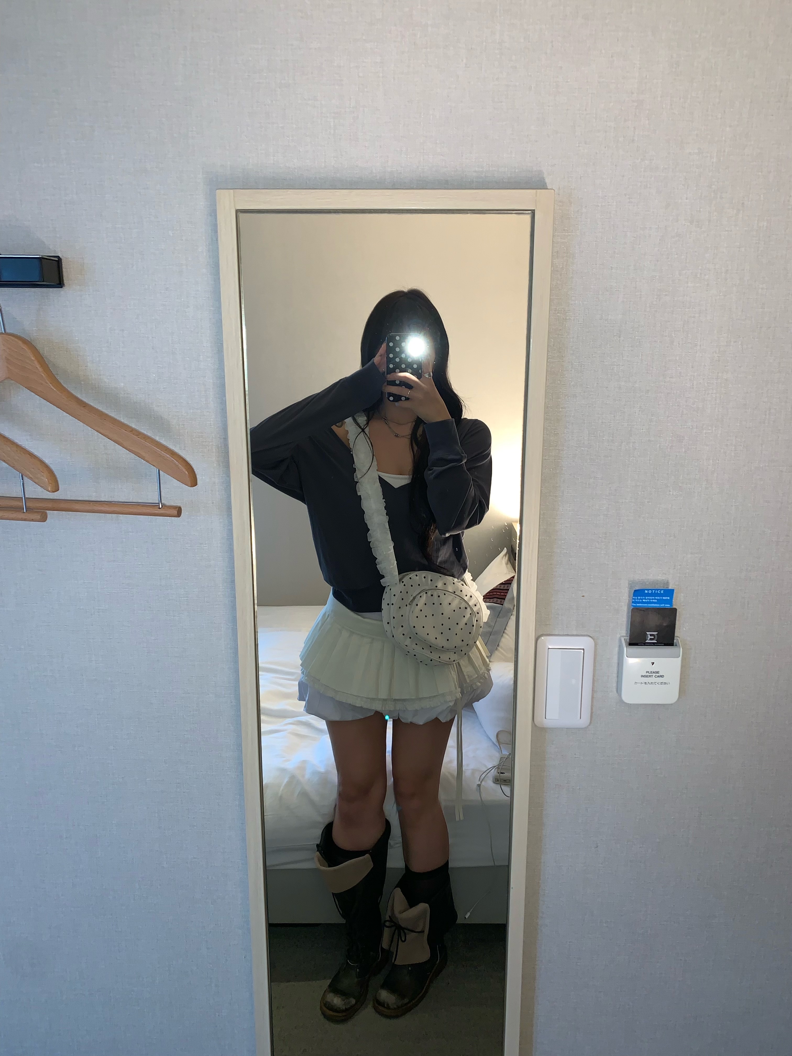 (W) Partimento Turn Over Pleated Wrap Skirt White 착용 스타일