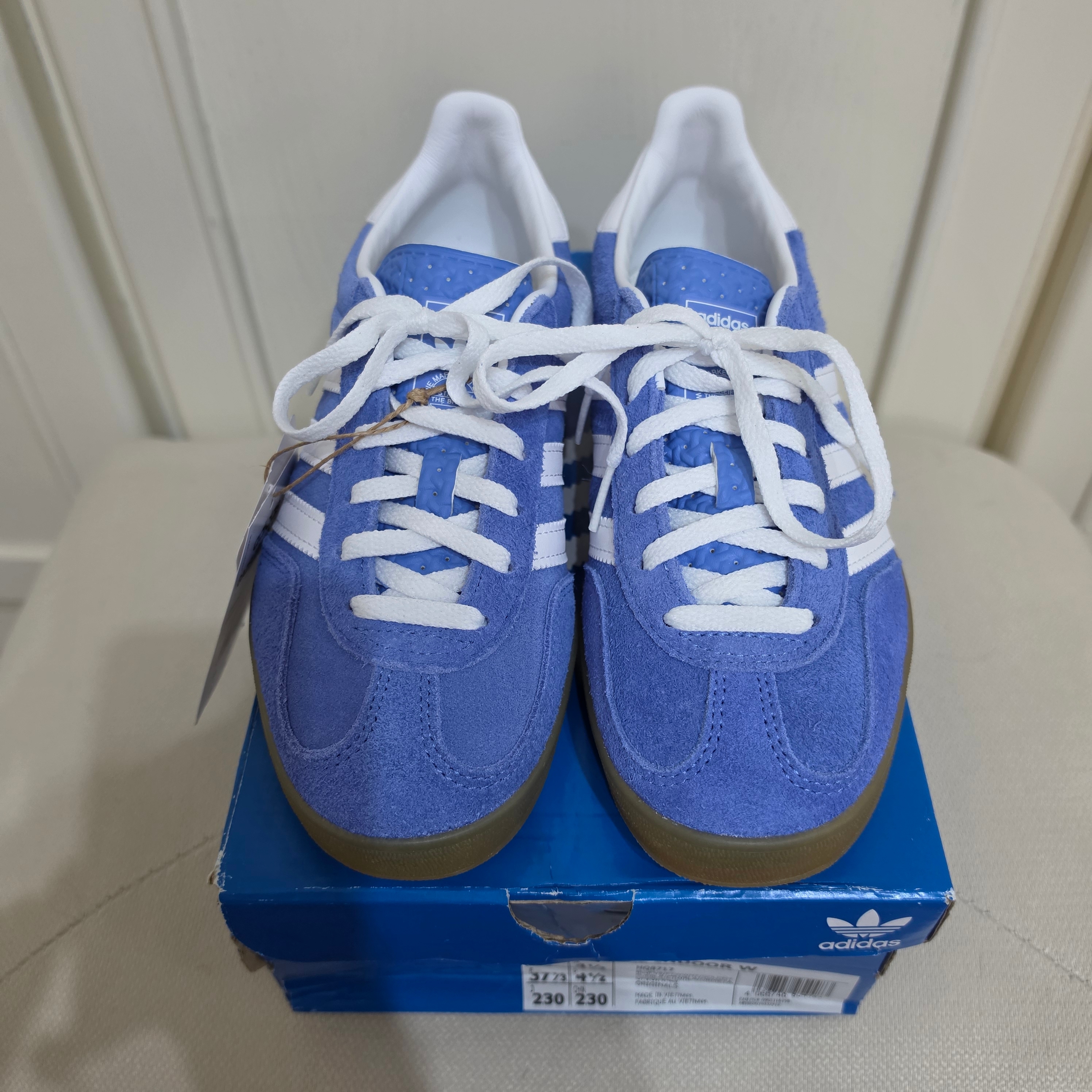 (W) Adidas Gazelle Indoor Blue Fusion Cloud White 착용 스타일 - 2