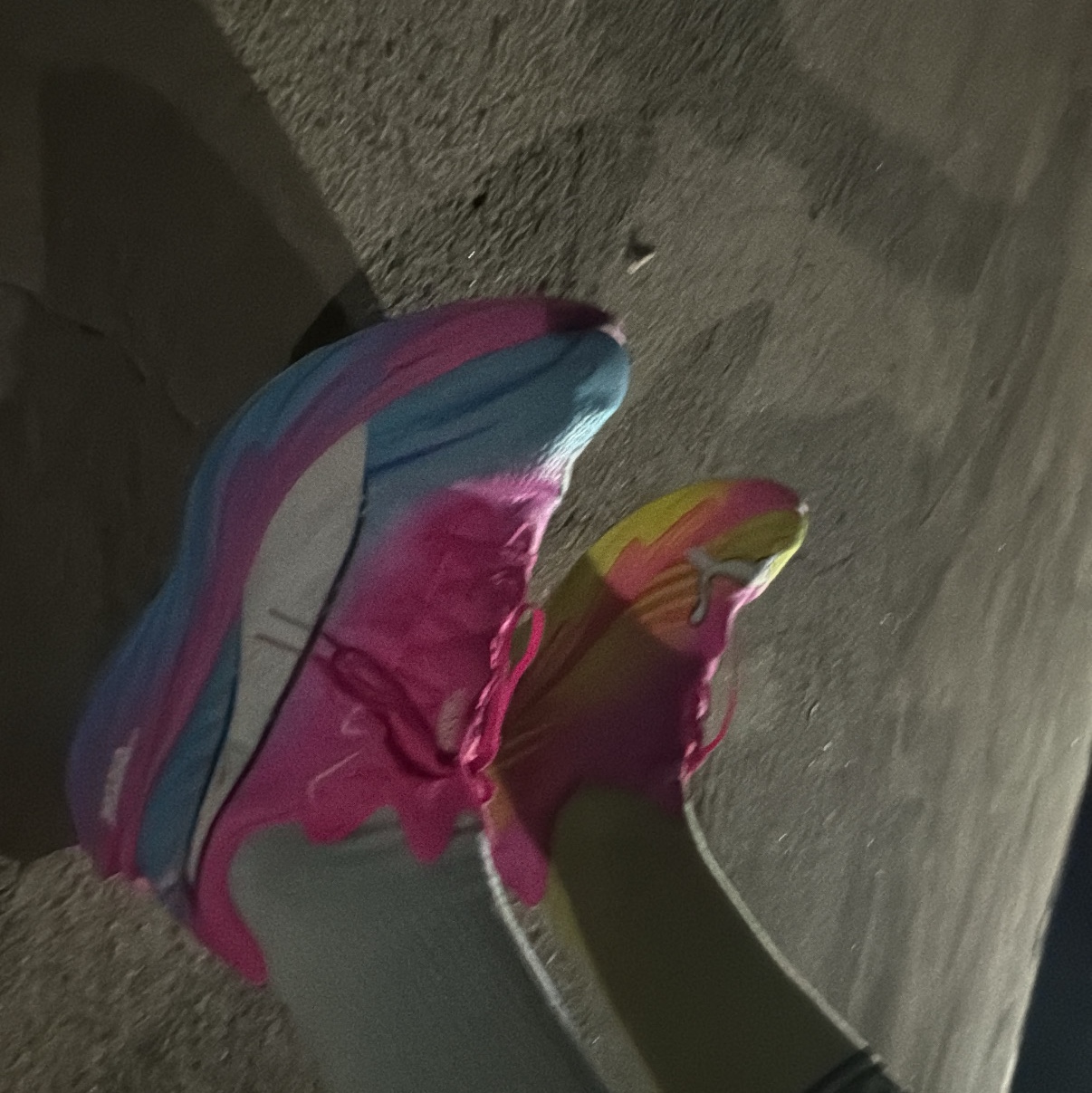 Puma Deviate Nitro Elite 4 ST Poison Pink Yellow Alert, [10% 적립] Garmin Forerunner 165 GPS Black Slate 착용 스타일 - 2