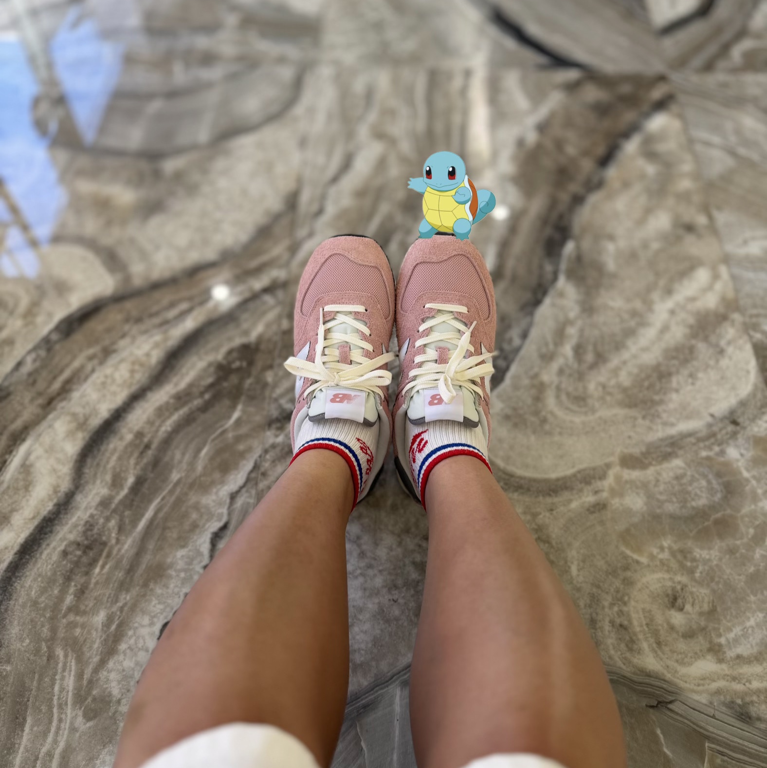 New Balance 574 Heritage Mellow Pink 착용 스타일 - 1
