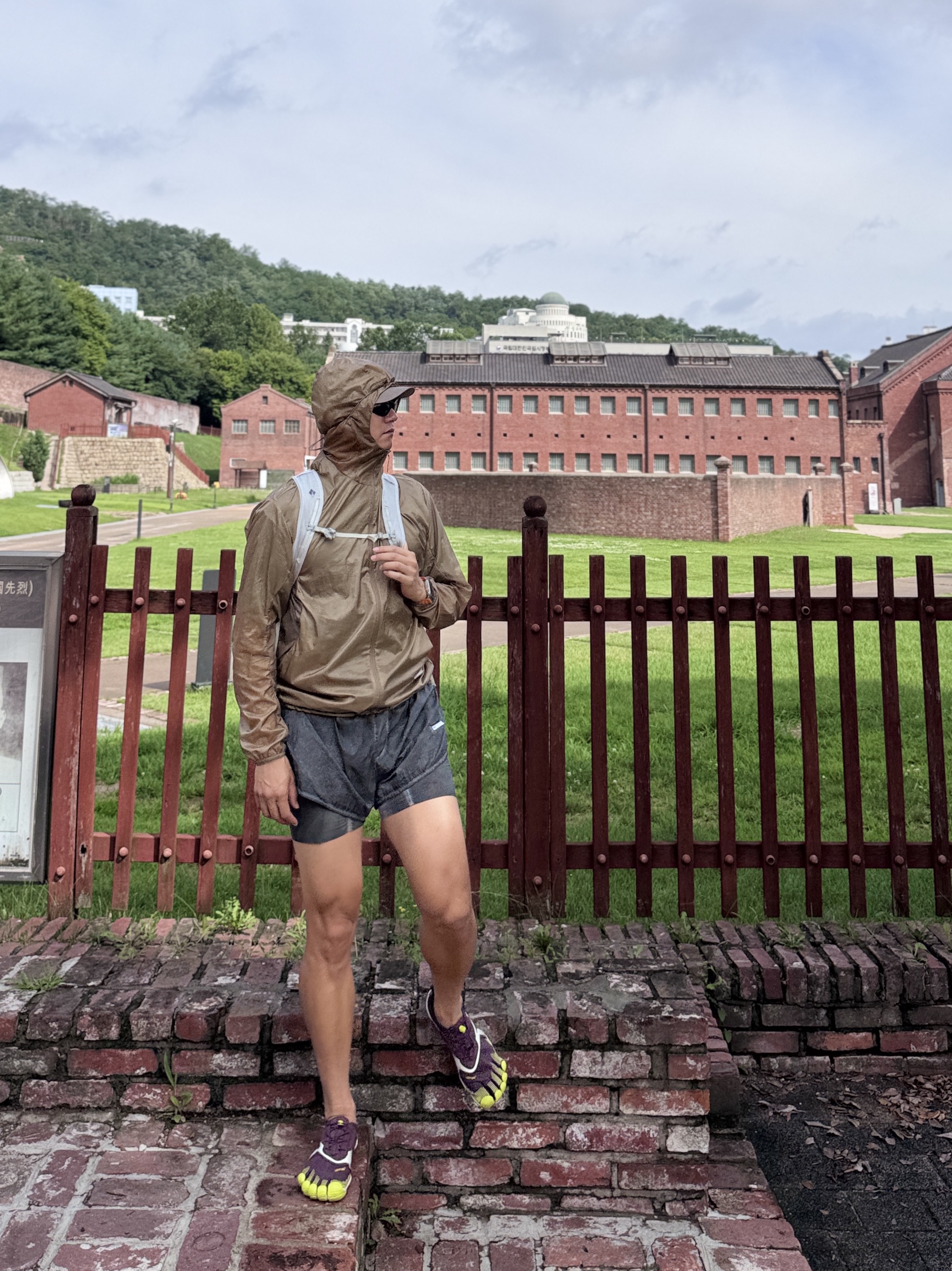 Nike ACG Radical Airflow NXT White Anthracite - Asia, Nike ACG Second Sunrise Dri-Fit ADV 5 Inch Brief Lined Shorts Black Anthracite - Asia 착용 스타일 - 9