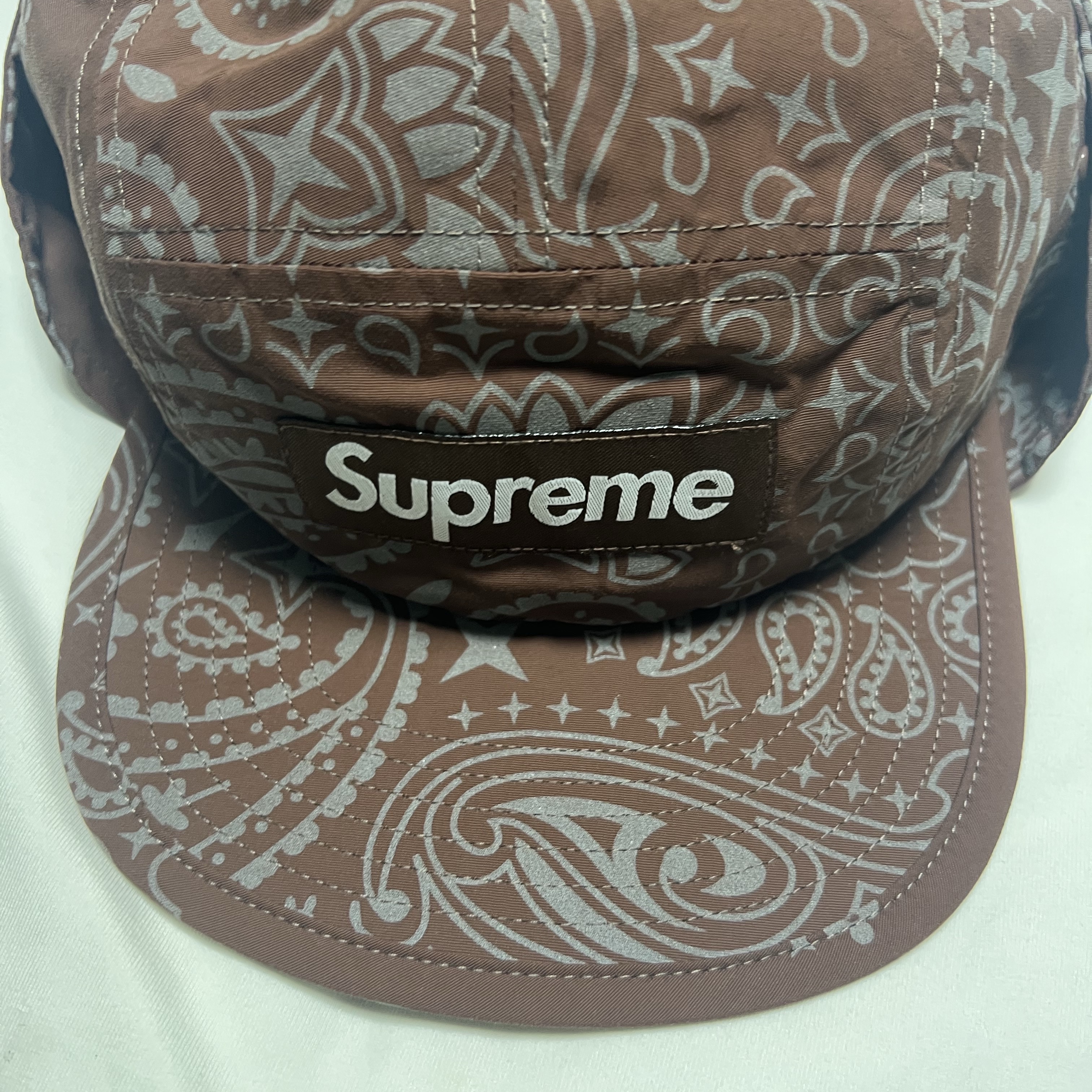 Supreme Reflective Bandana Sunshield Camp Cap Brown - 26SS 착용 스타일 - 1