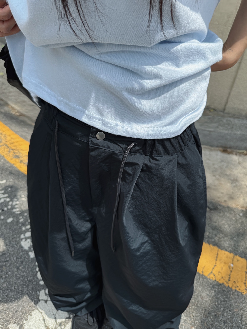 eS Accel OG Black, Mischief Lightweight Zip Around Backpack Black 착용 스타일 - 6