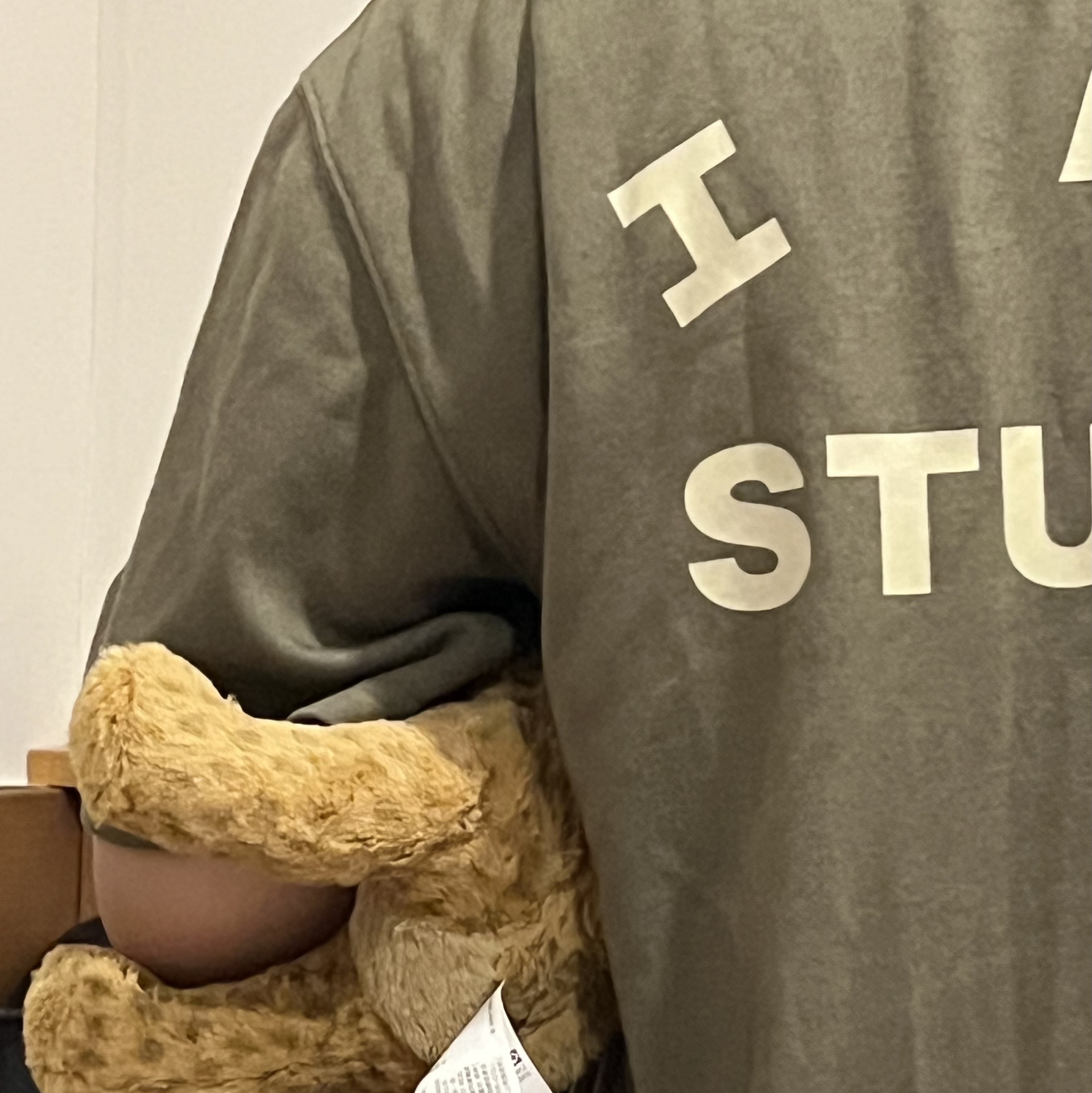 IAB Studio x D.P. T-Shirt Army Green 착용 스타일