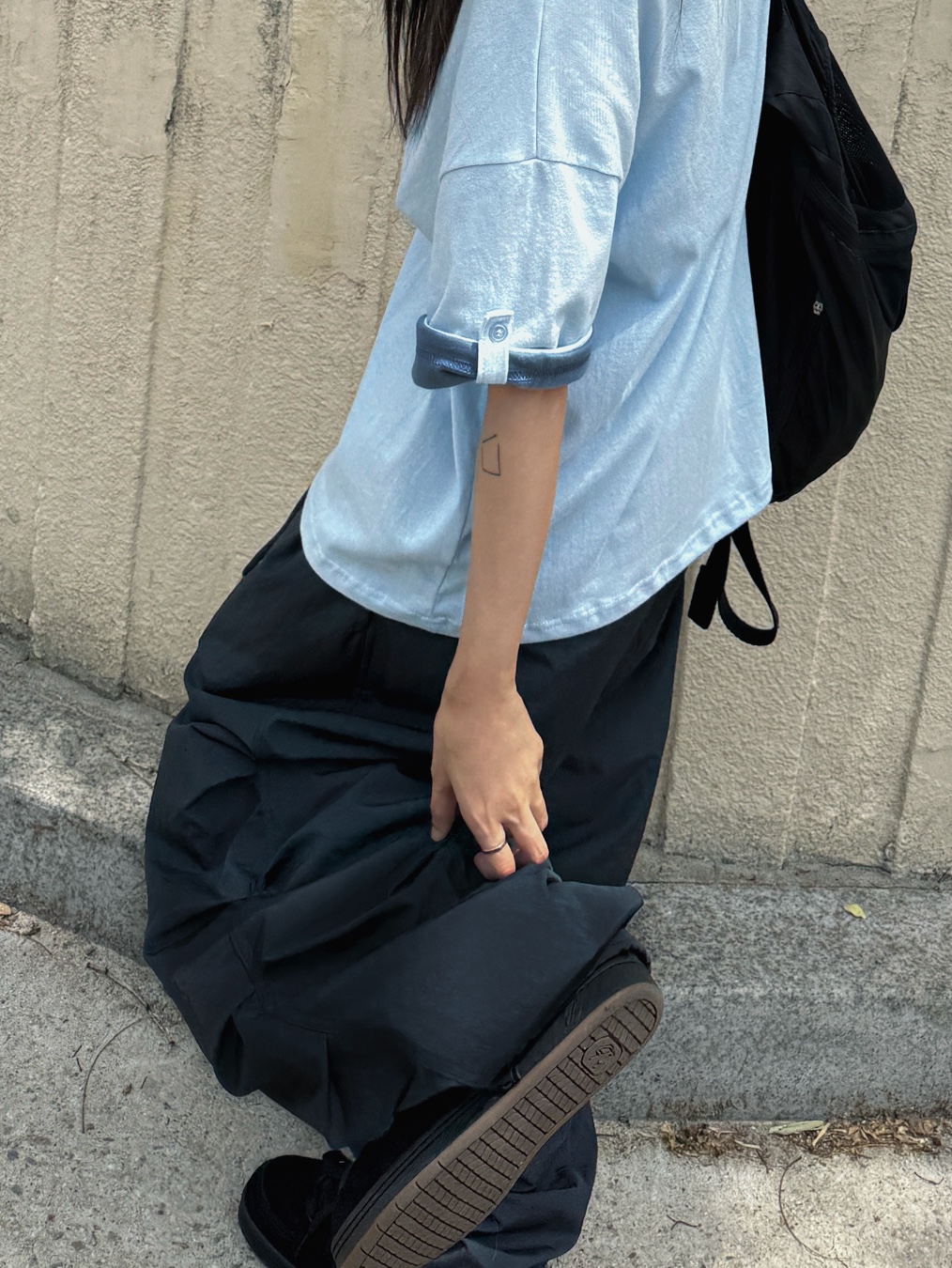 eS Accel OG Black, Mischief Lightweight Zip Around Backpack Black 착용 스타일 - 5
